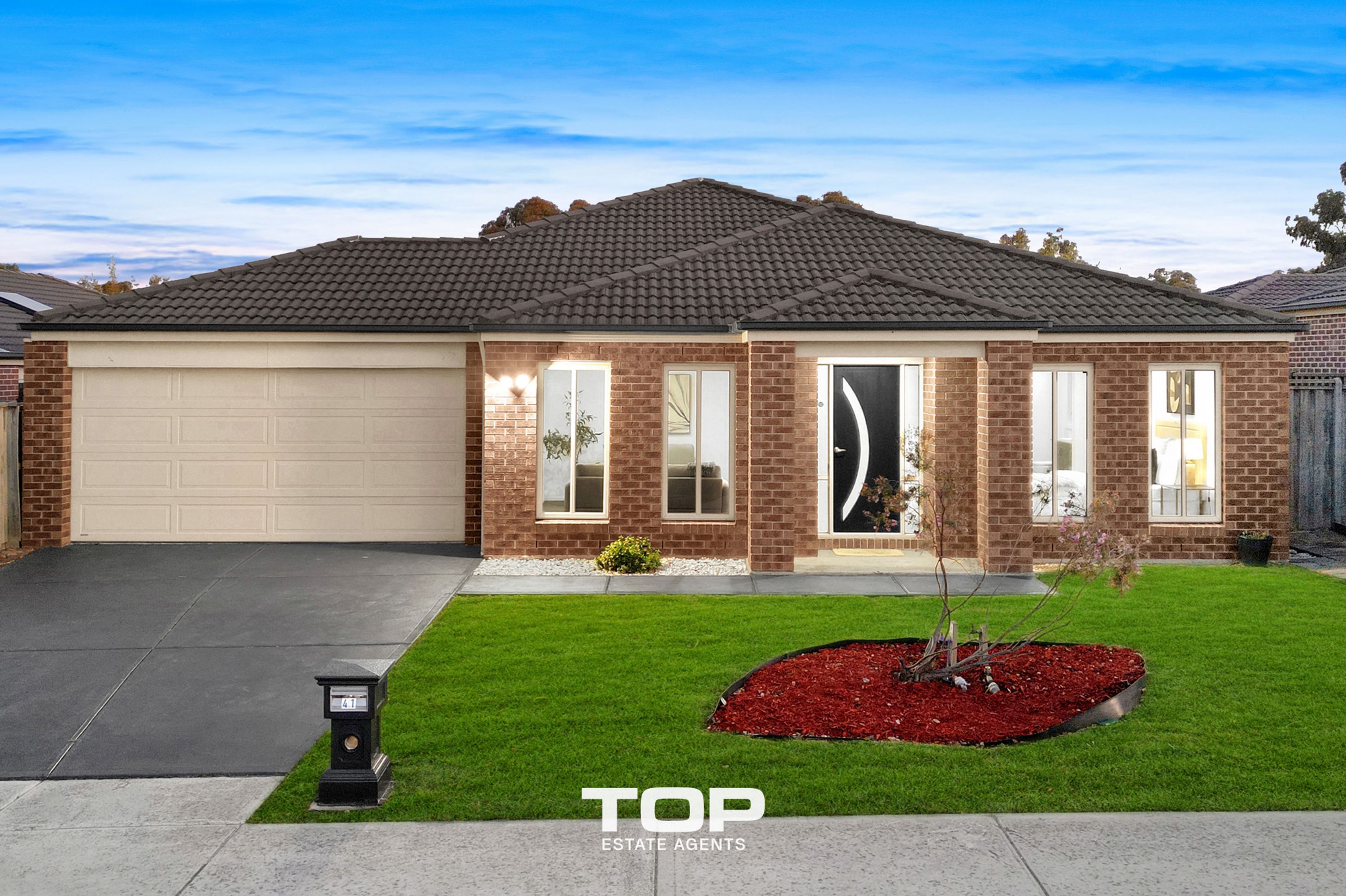 41 Thunderbolt Drive, Cranbourne East - Thumbnail 2