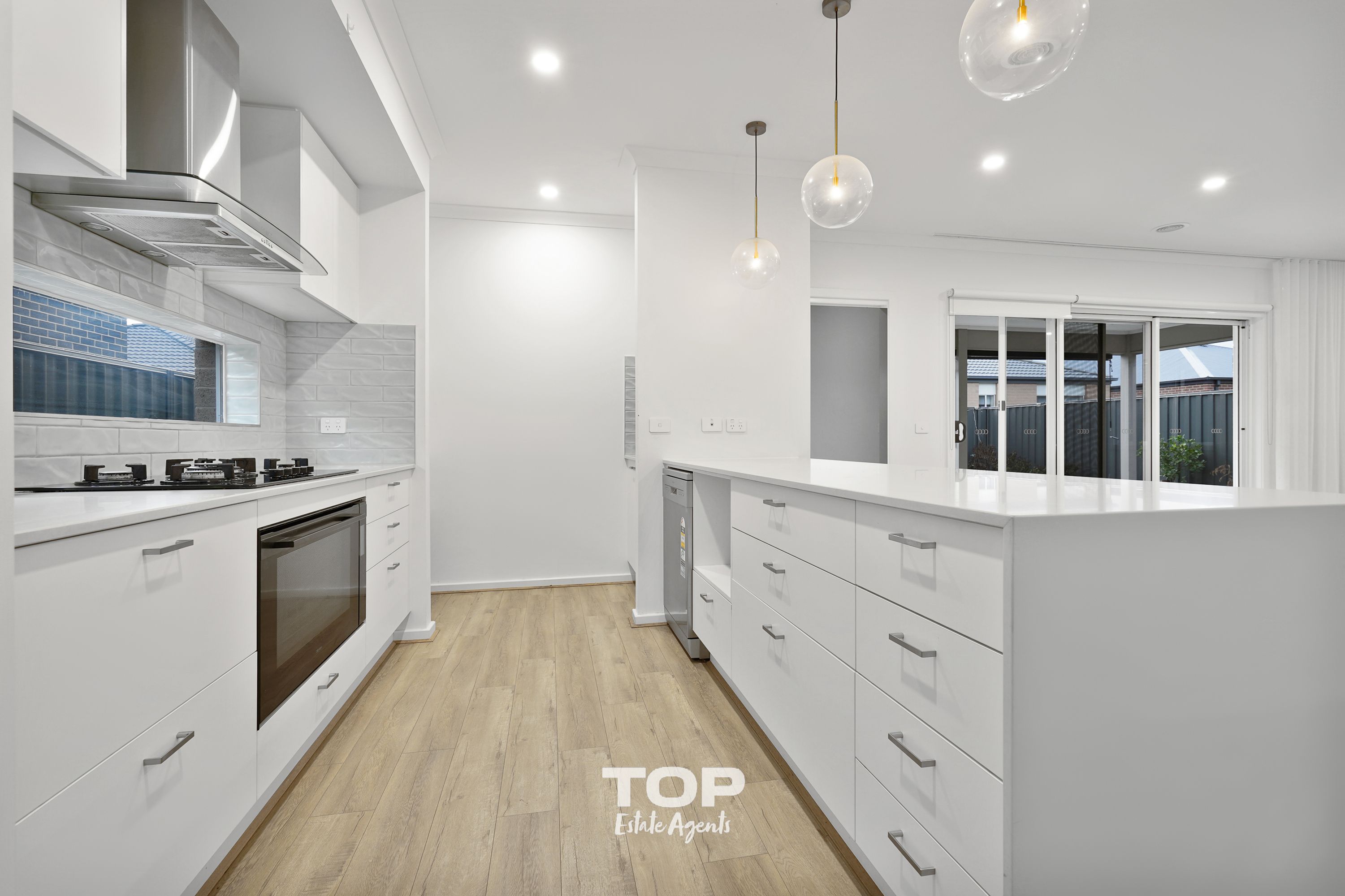 19 Orana Boulevard, Clyde North - Thumbnail 3