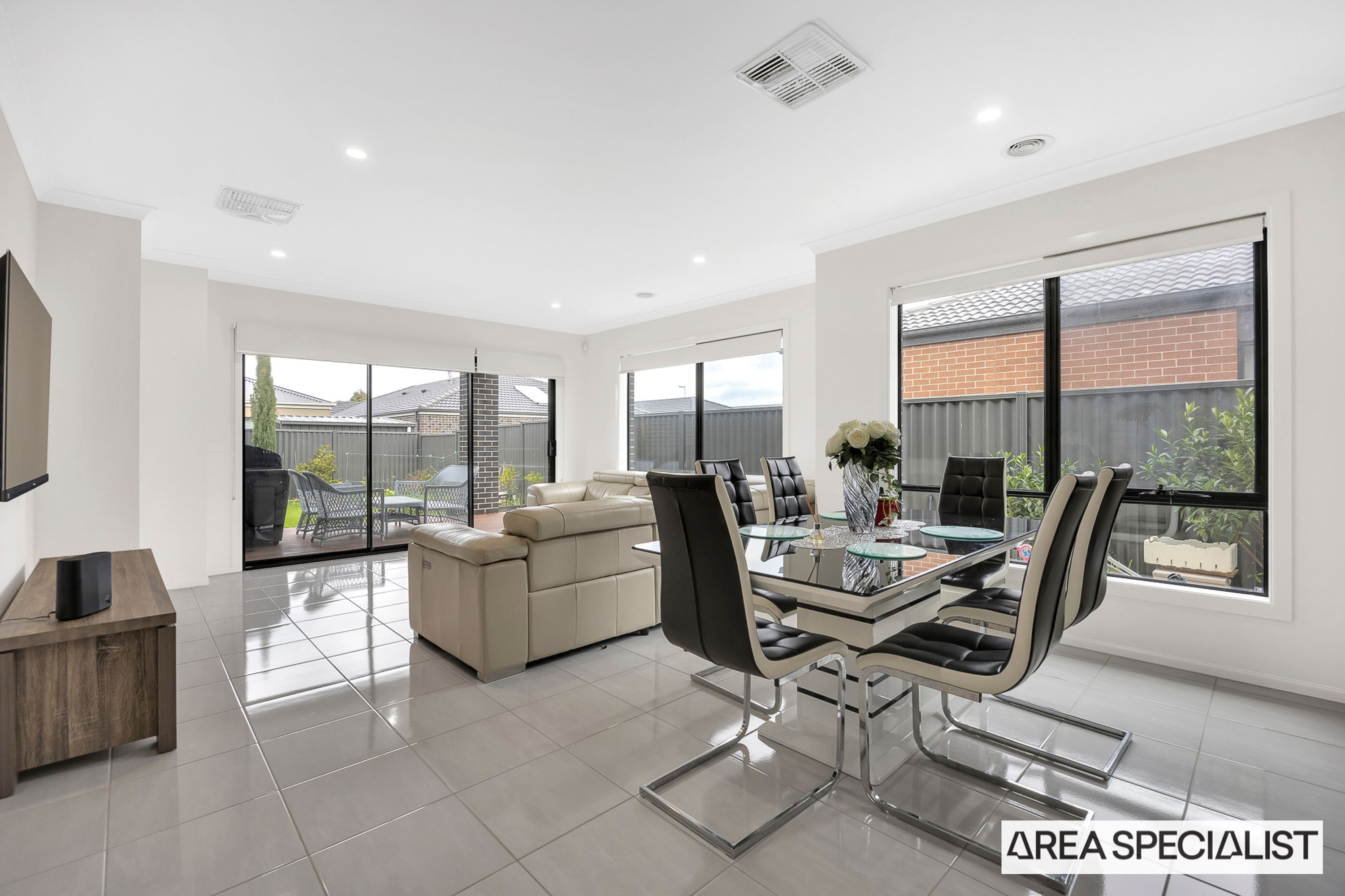3 Canmore Street, Werribee, Werribee - Thumbnail 6