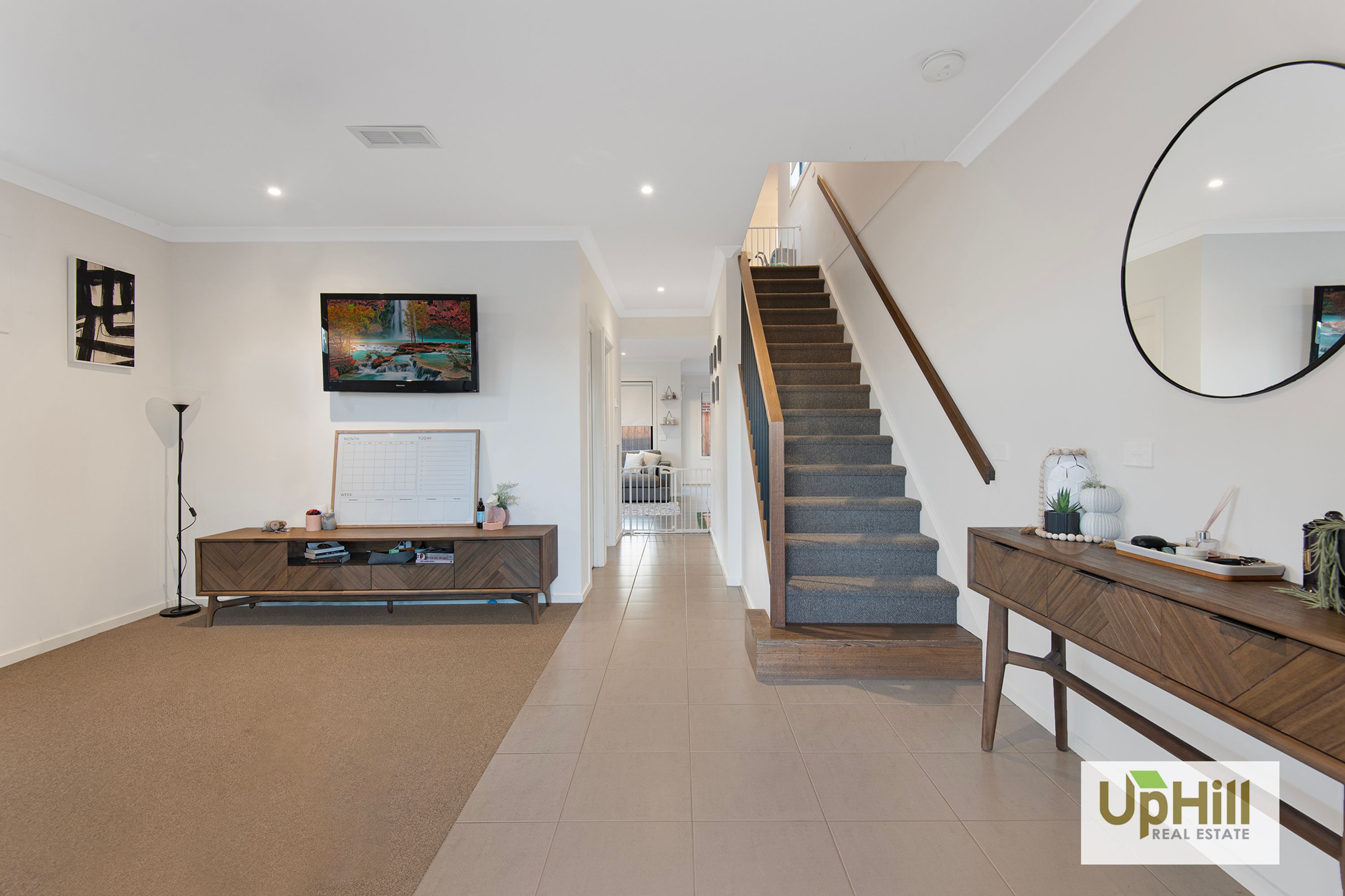 127 Thoroughbred Drive, Clyde North - Thumbnail 3