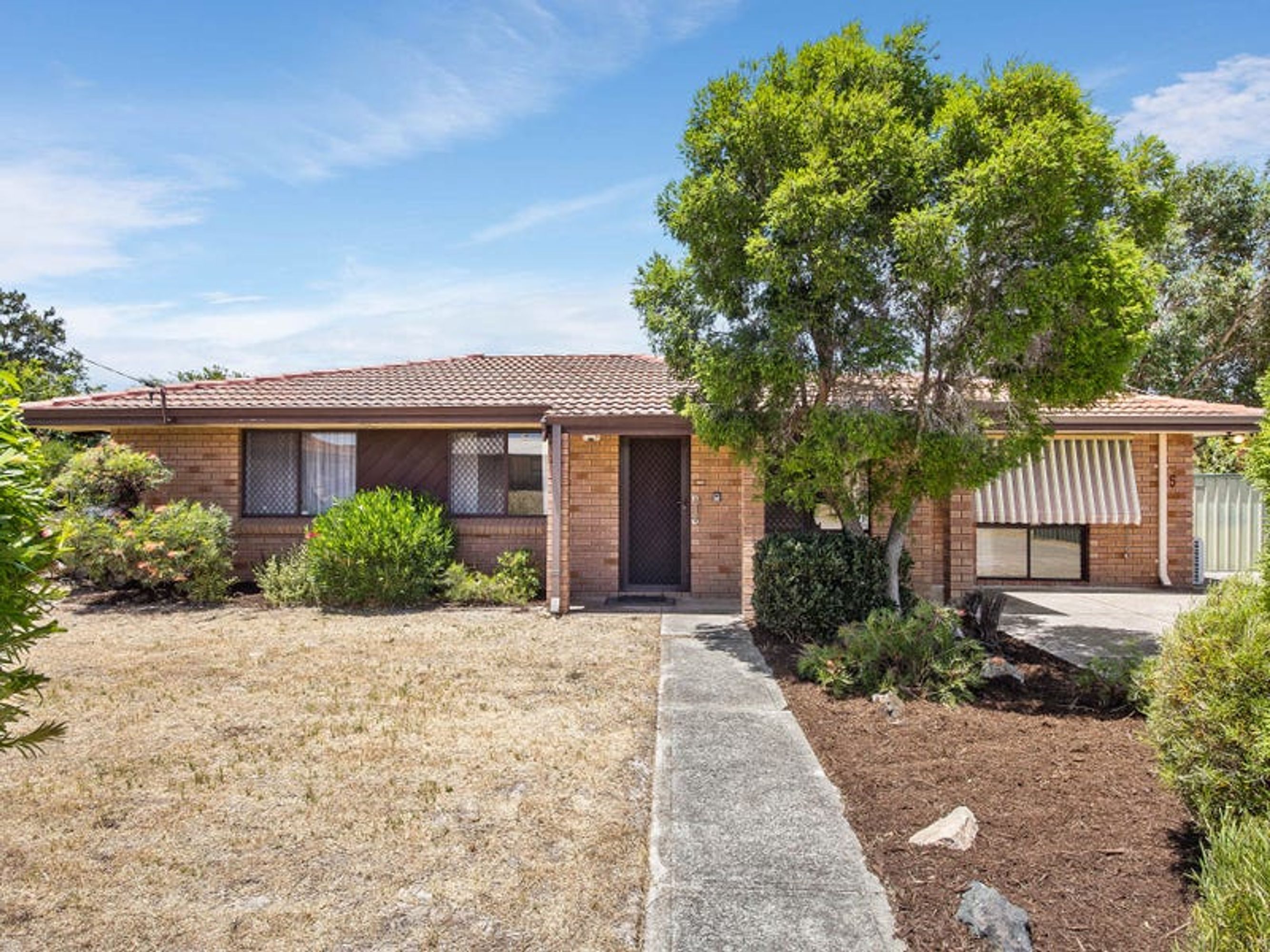 5 Roderick Close