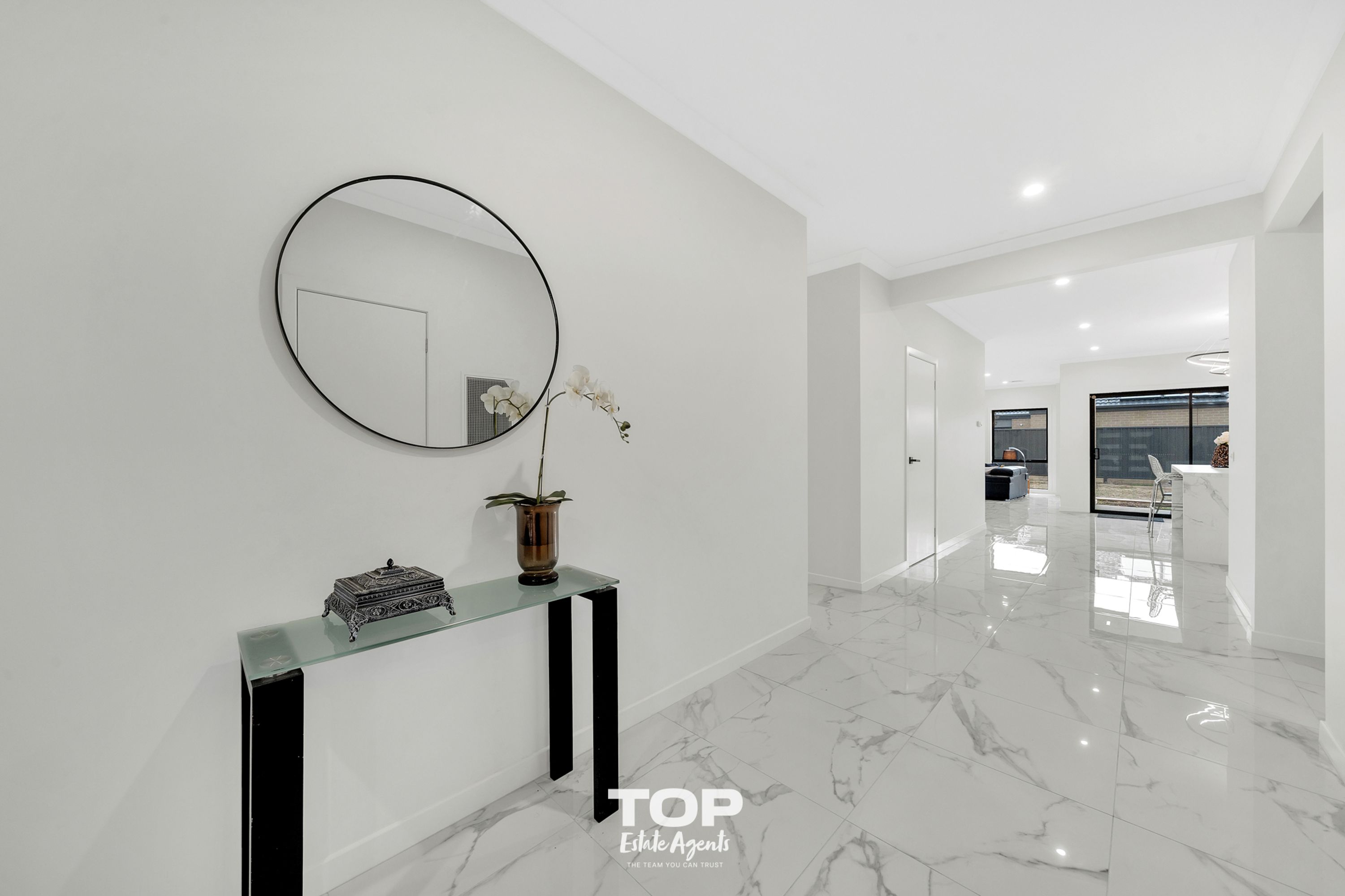 29 Athenaeum Avenue, Clyde North - Thumbnail 4