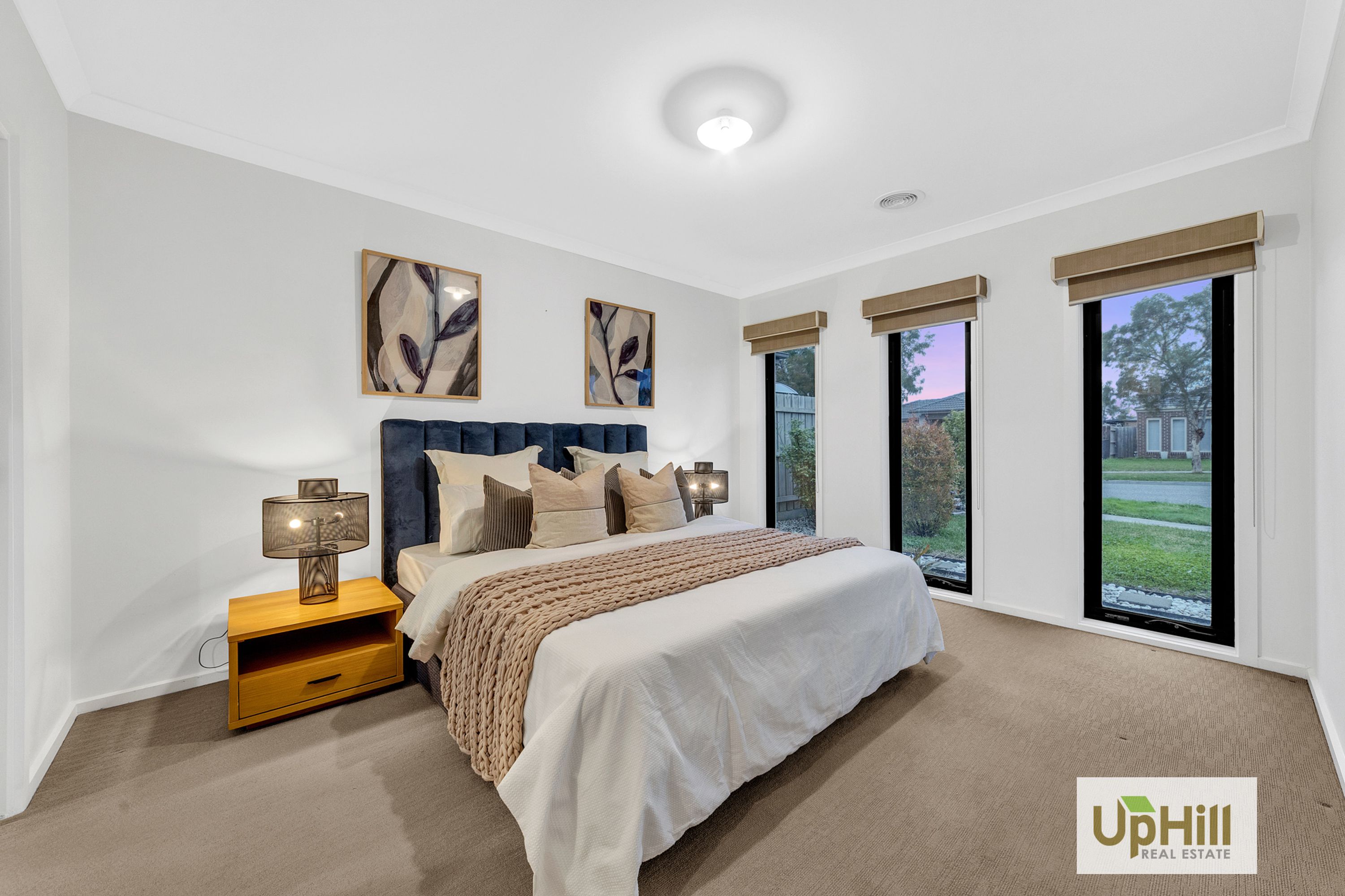 8 Fairlane Court, Cranbourne East - Thumbnail 3