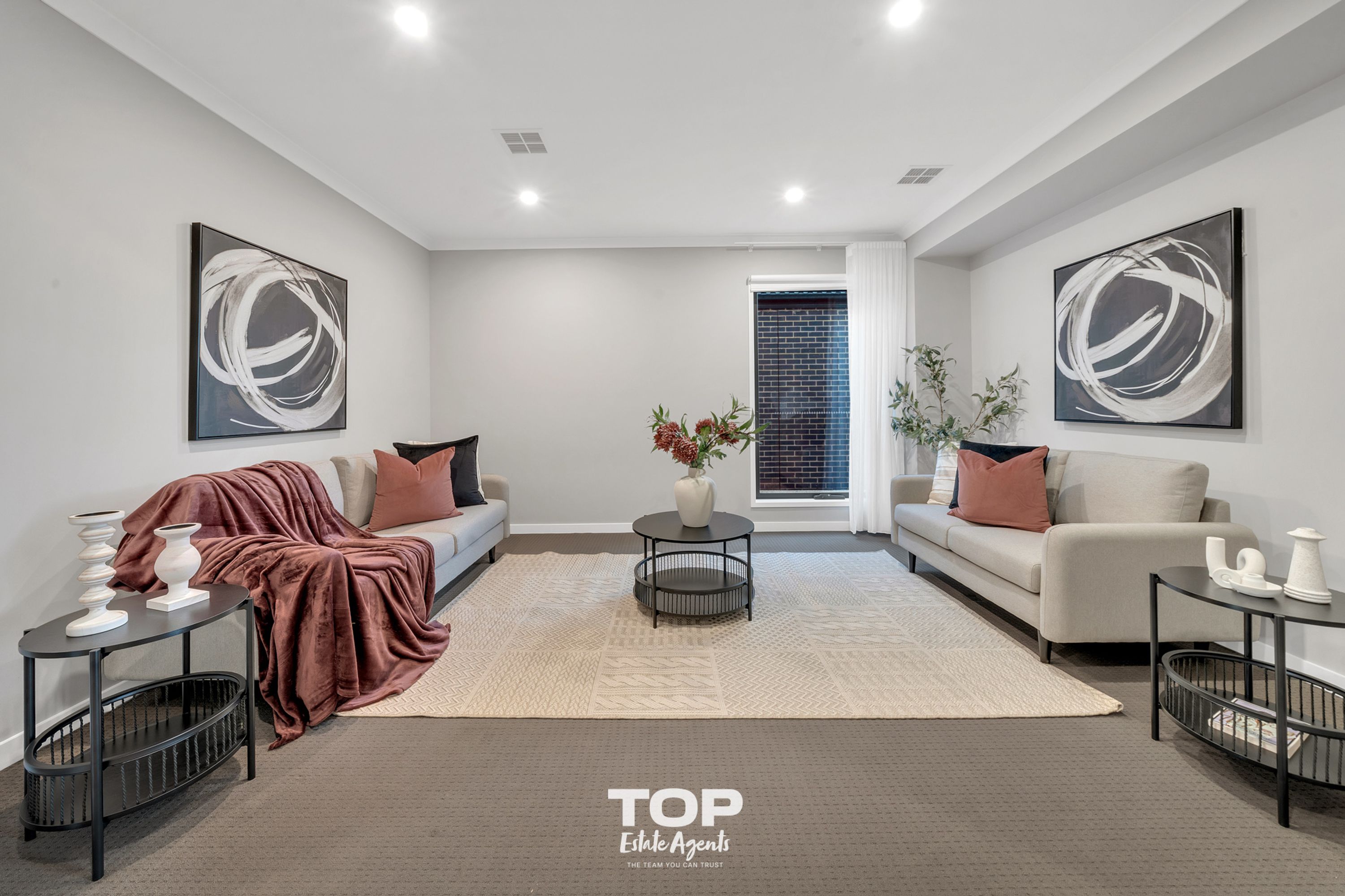 9 Carcoola Rise, Clyde North - Thumbnail 2