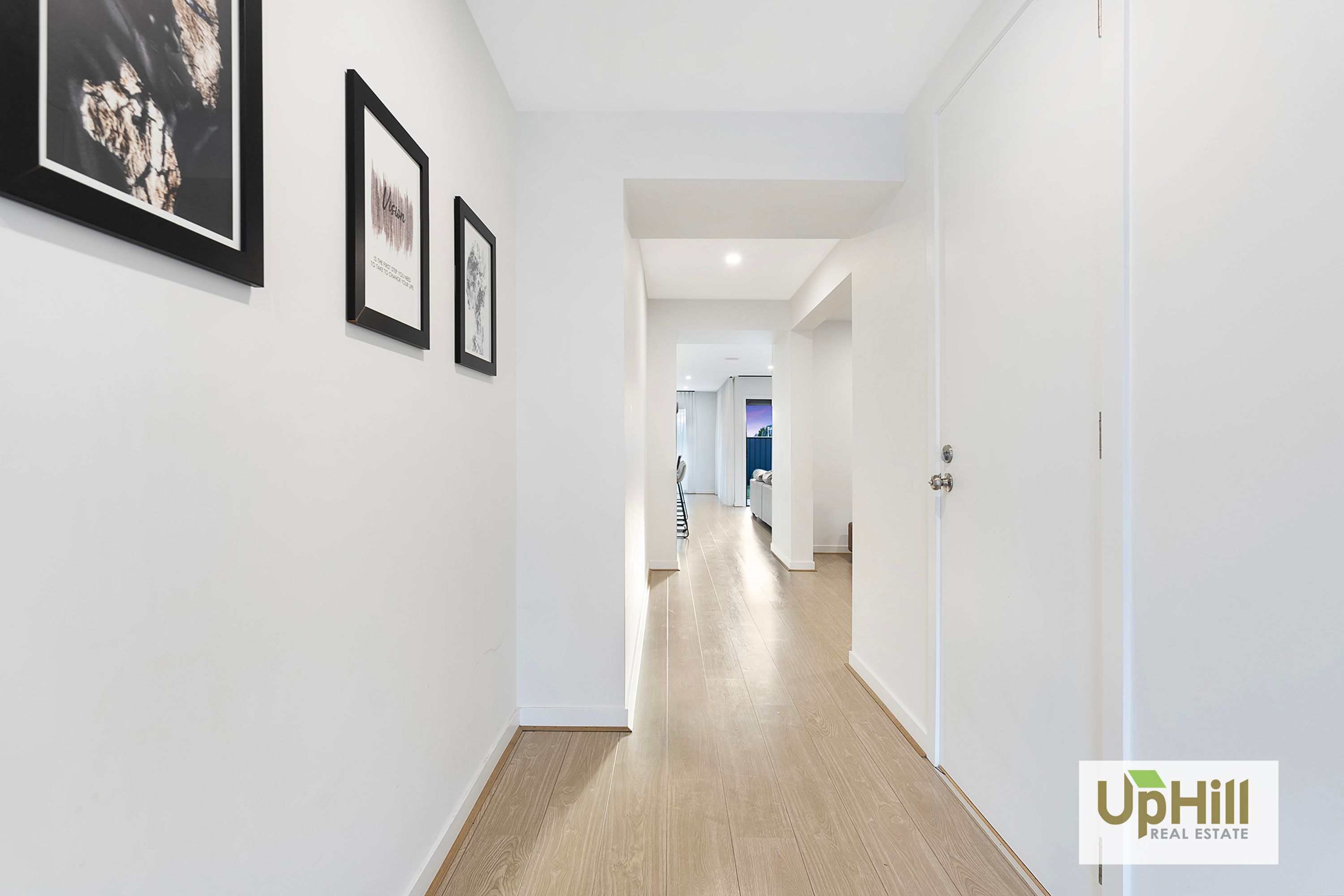 14 Noah Road, Clyde North - Thumbnail 2