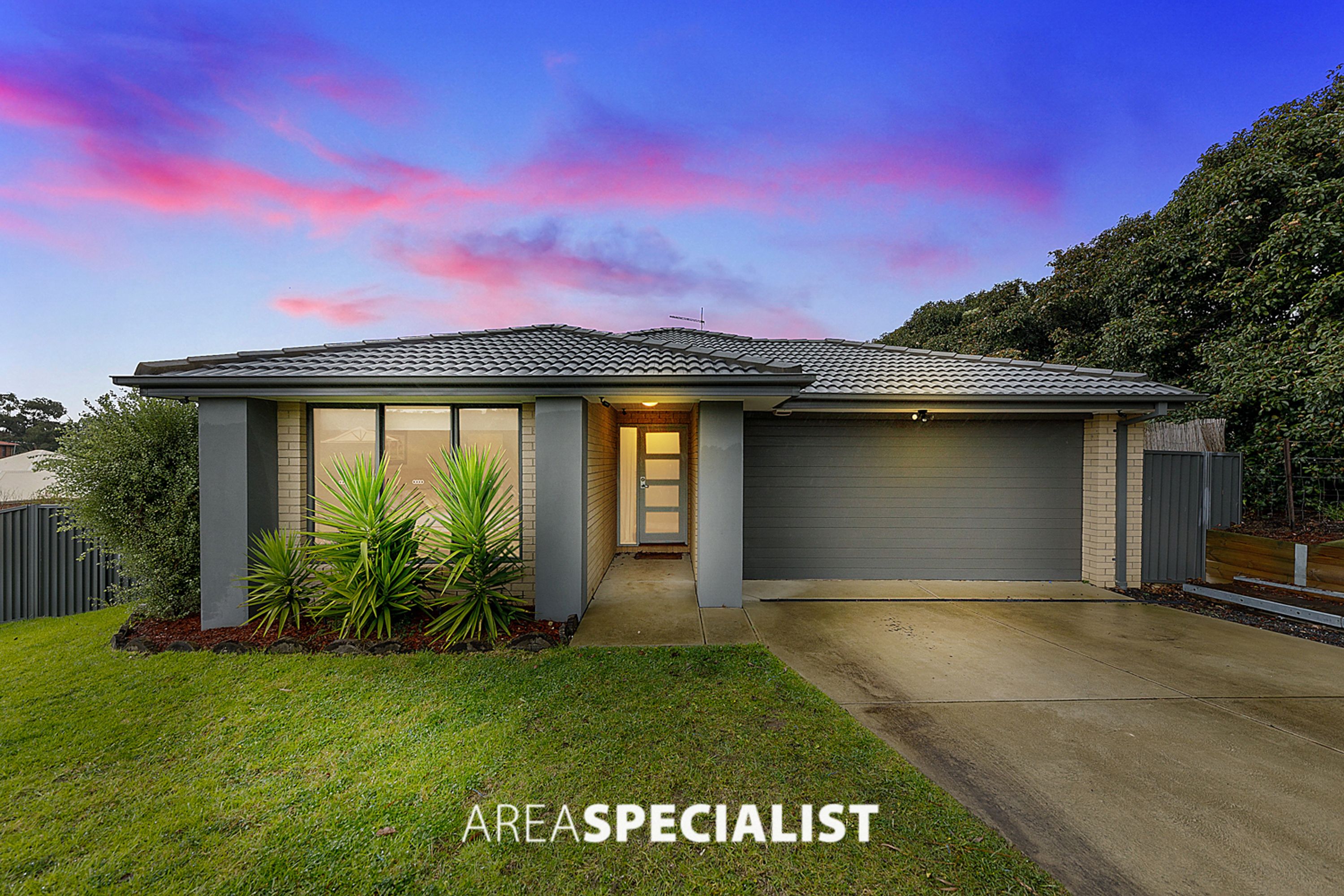 2 Allan Close, Pakenham, Pakenham - Thumbnail 2