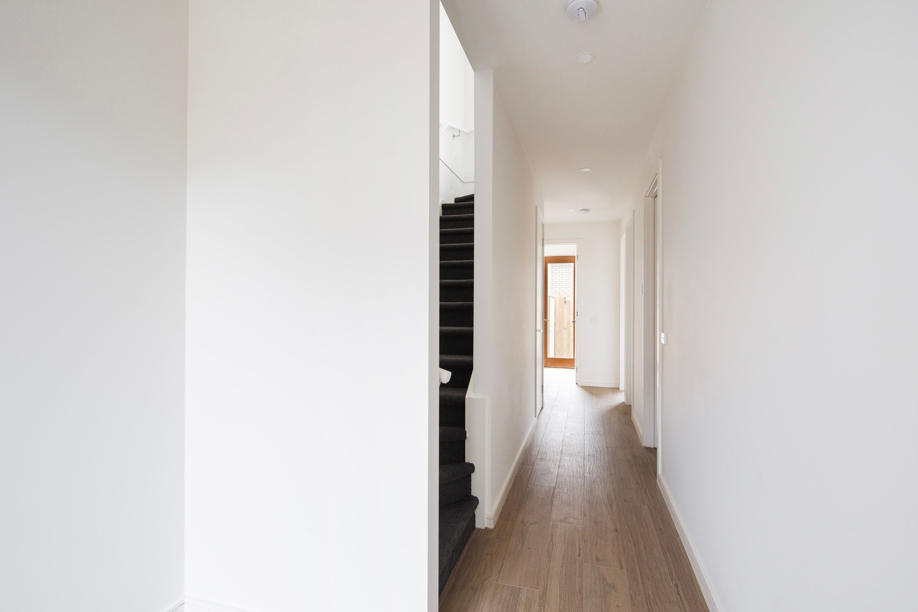 2/63 Royal Avenue, Springvale - Thumbnail 3