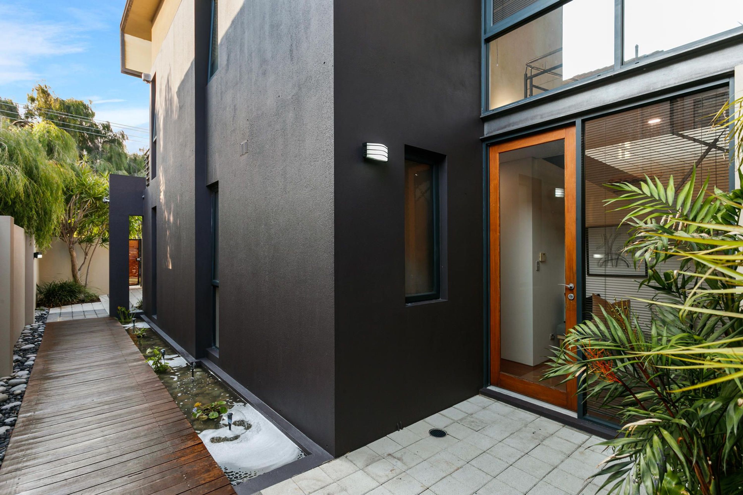 19A Britannia Road, Leederville - Thumbnail 2