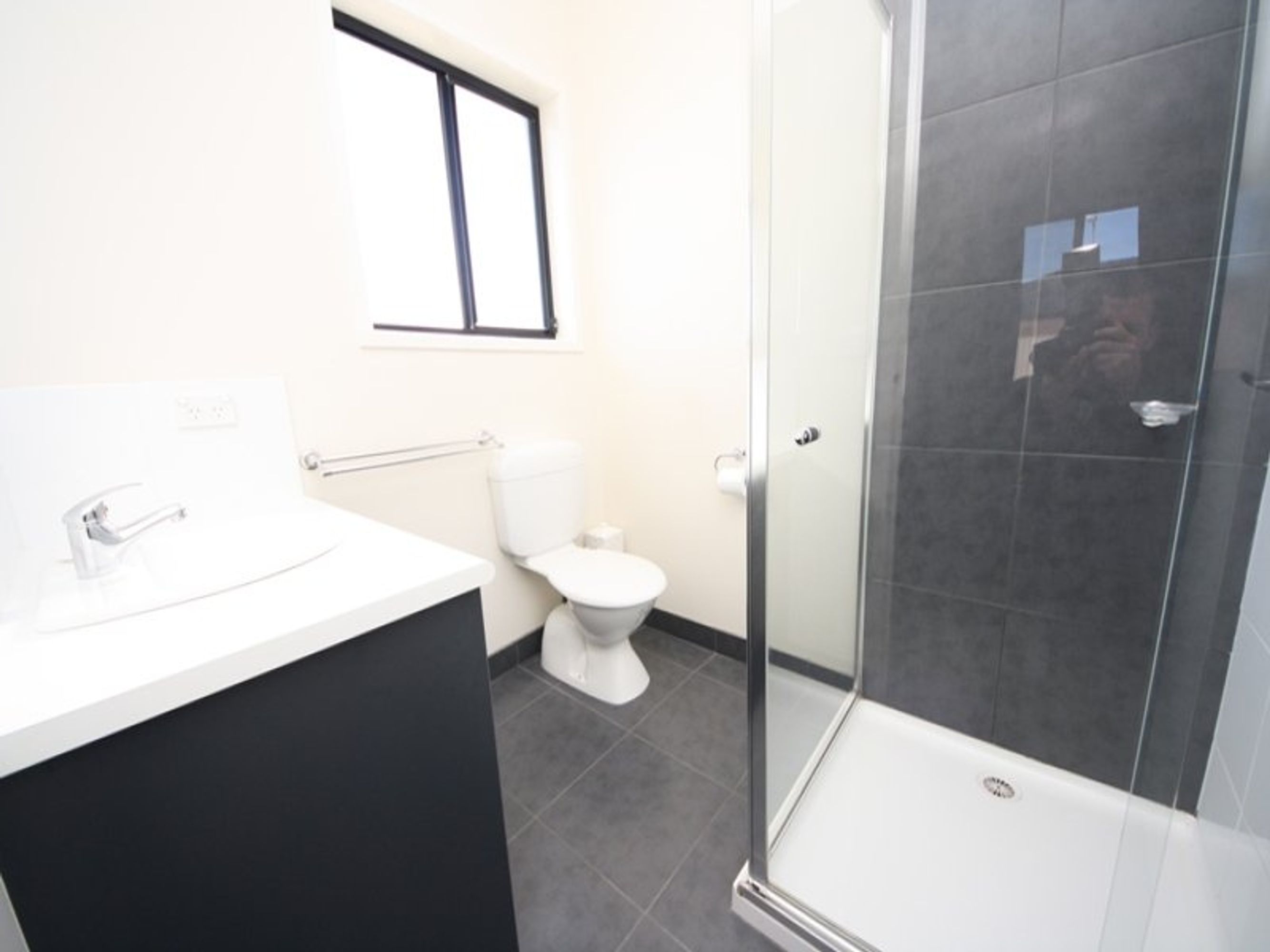 1A Oliver Court, Horsham VIC 3400, Horsham - Thumbnail 3