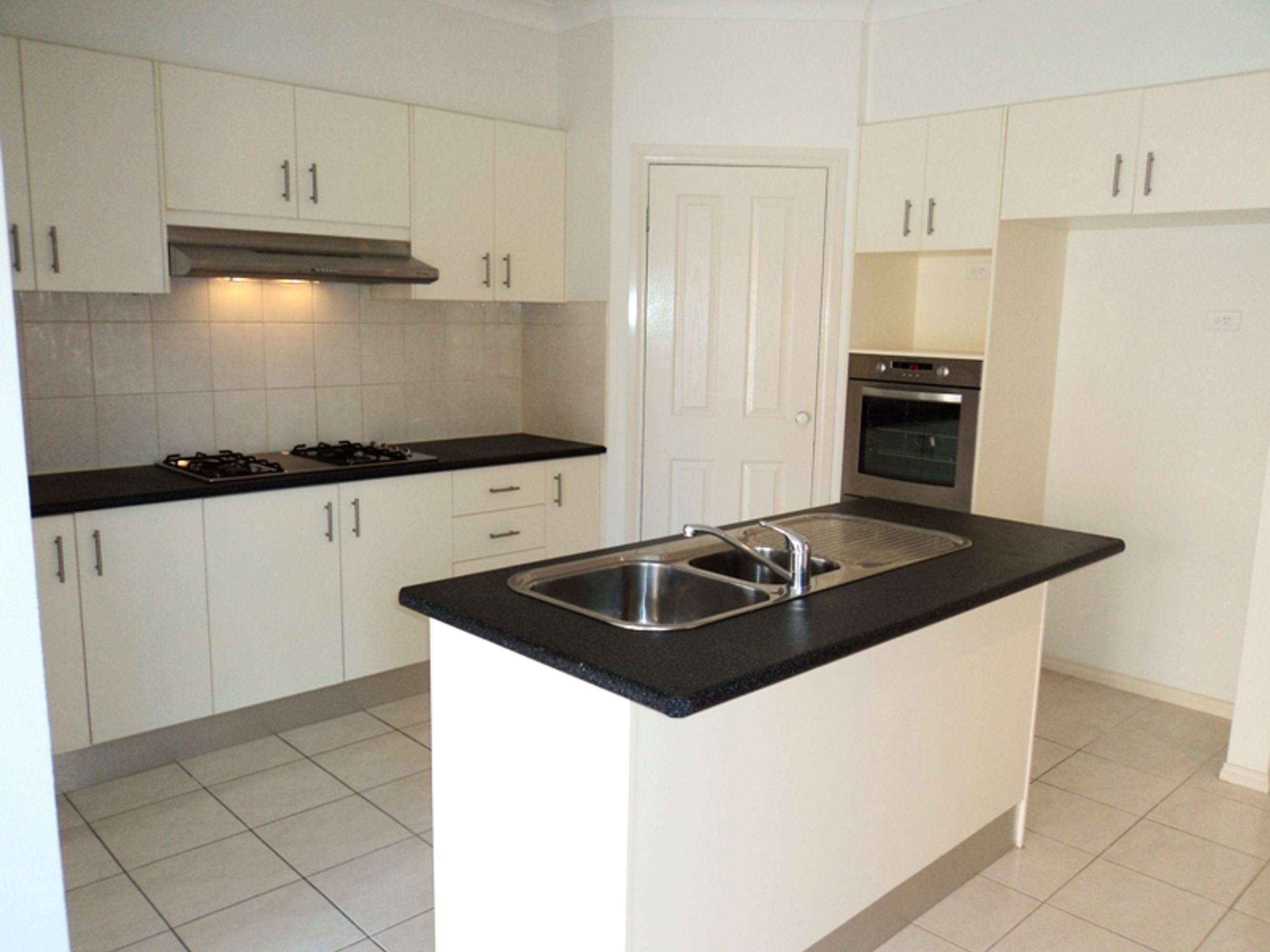 62-64 Sandown Road, Springvale - Thumbnail 3