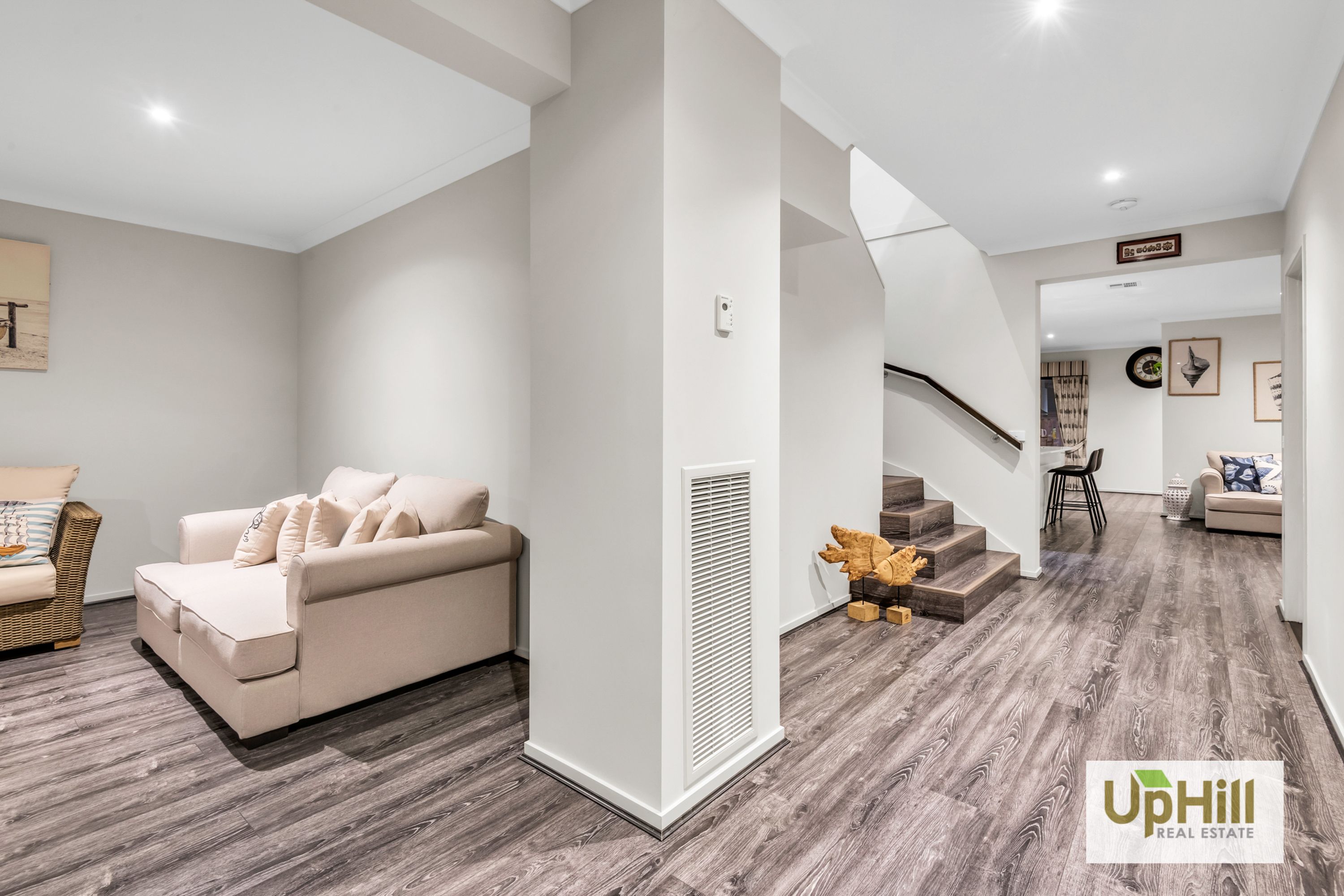 8 Raeburn Drive, Clyde North - Thumbnail 6