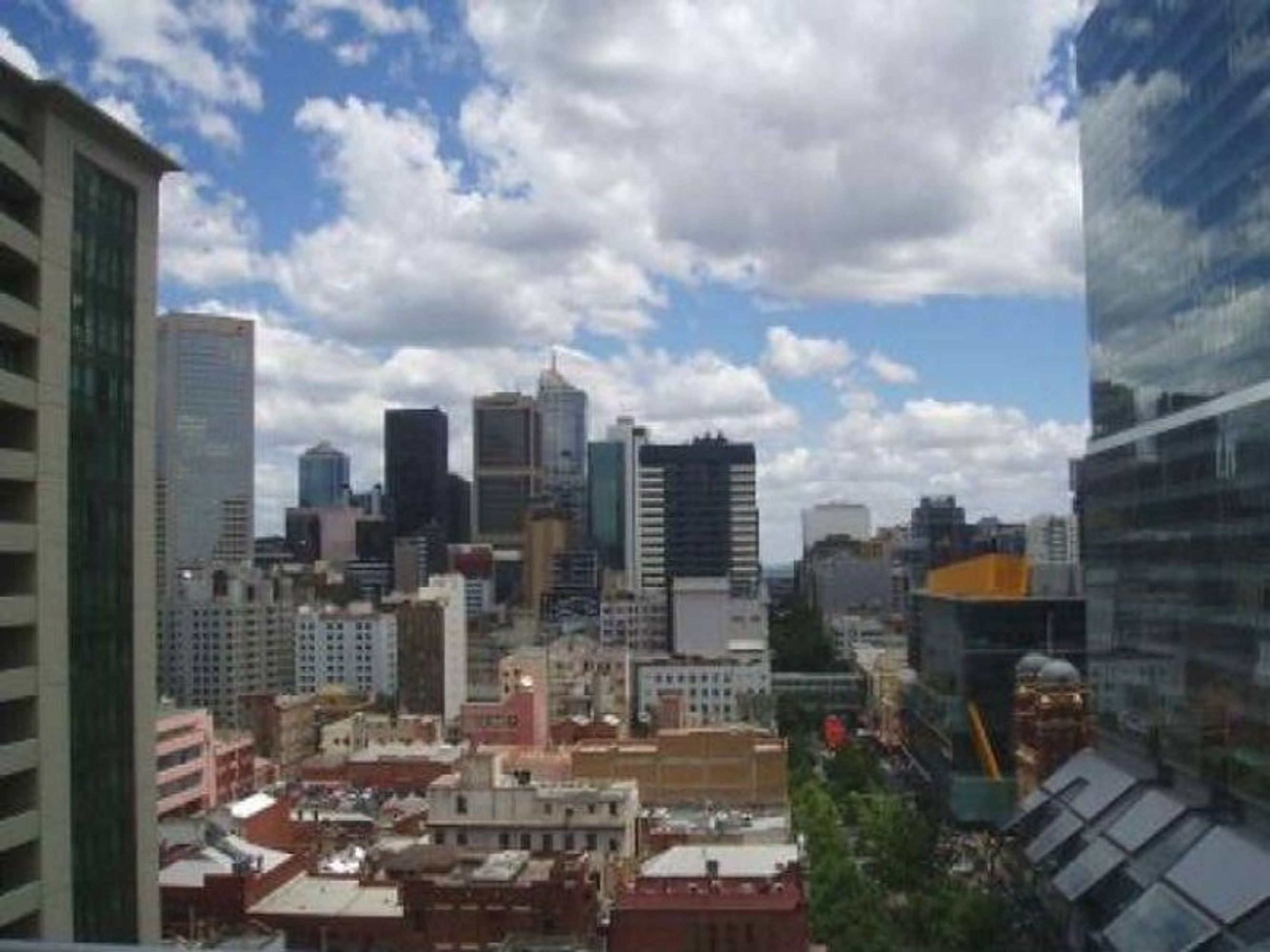 1318/139 Lonsdale Street, Melbourne - Thumbnail 2