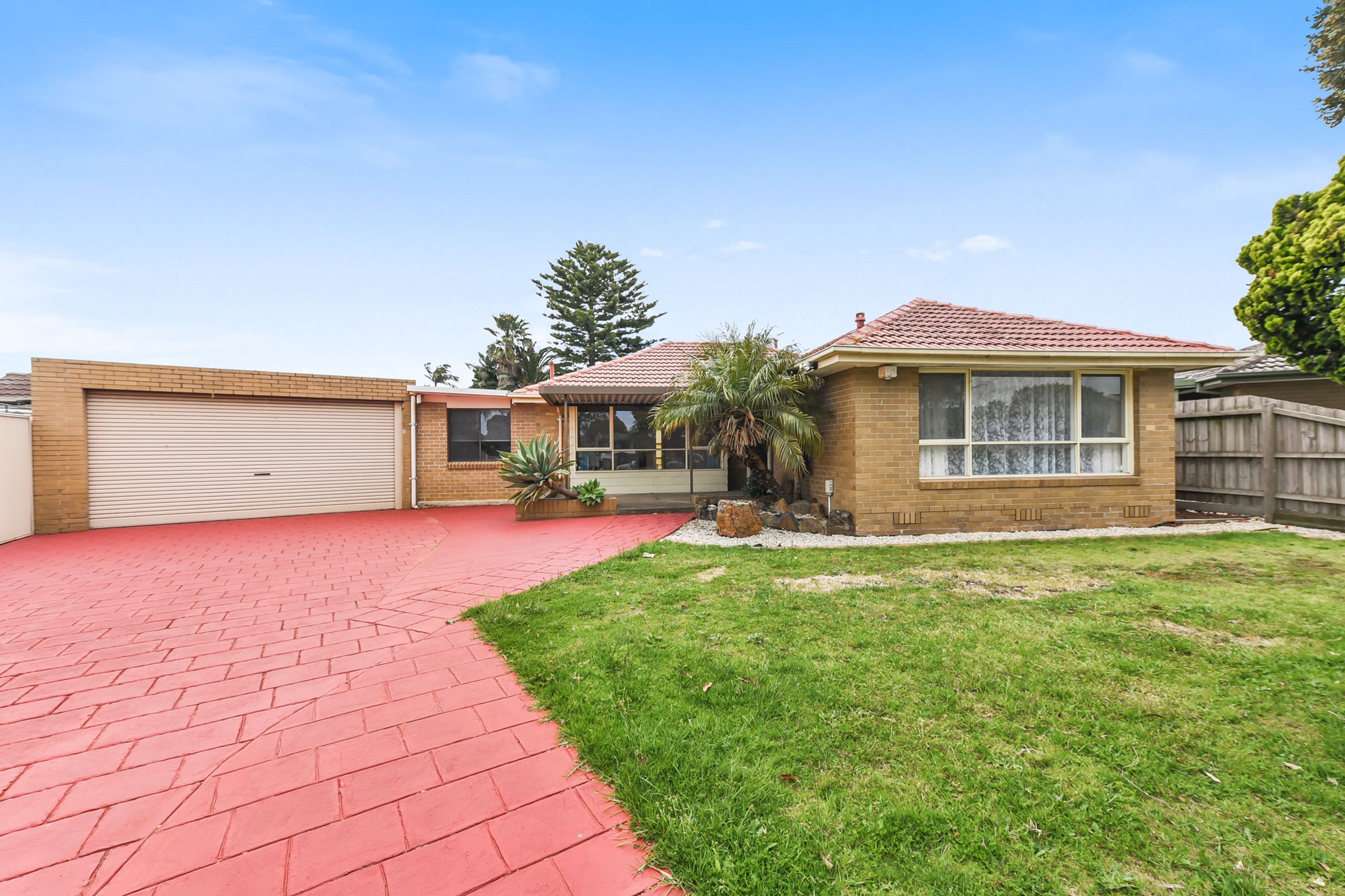 16 Deanswood Close, Keysborough