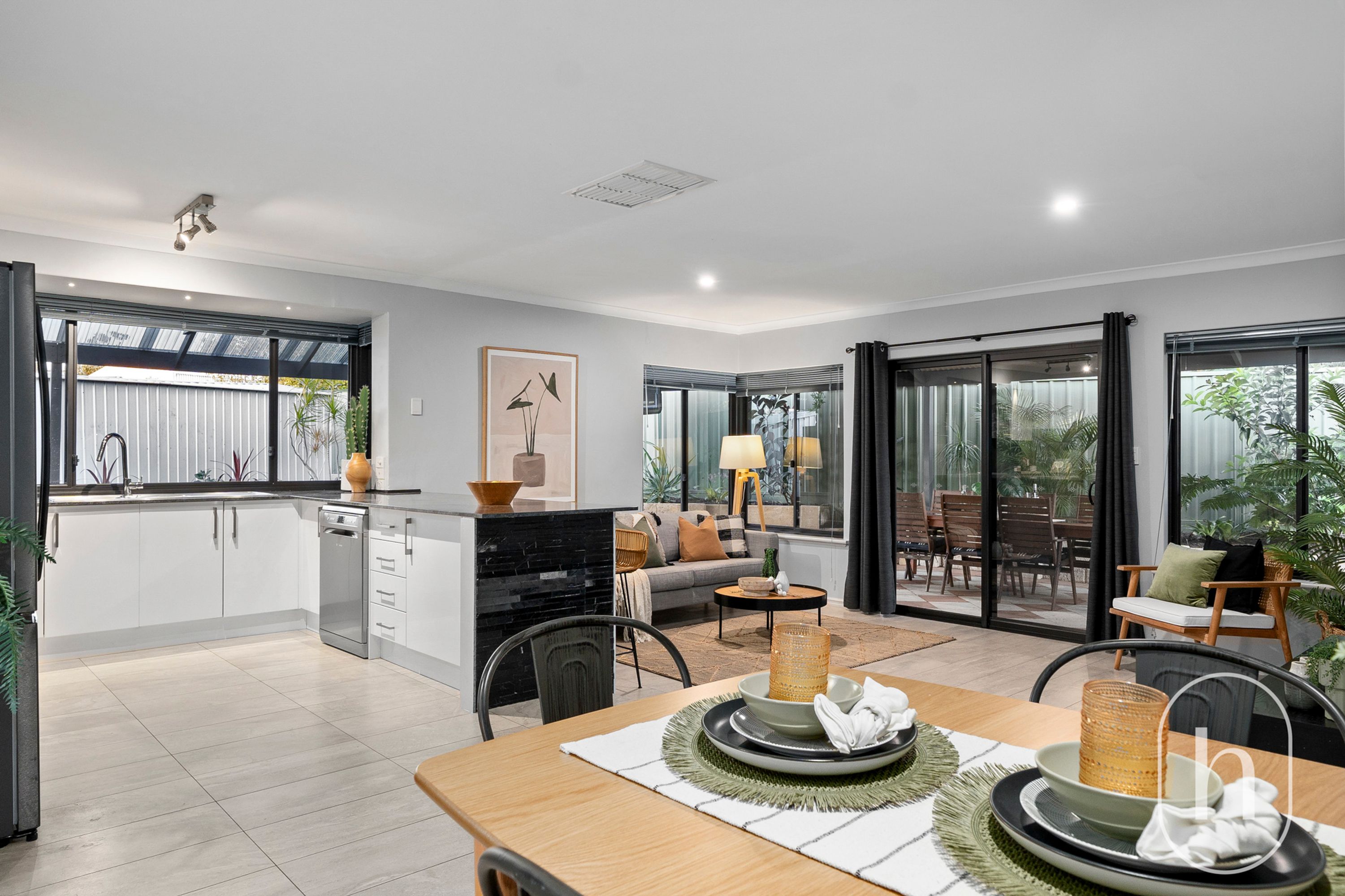 24 Holley Place, Marangaroo - Thumbnail 3