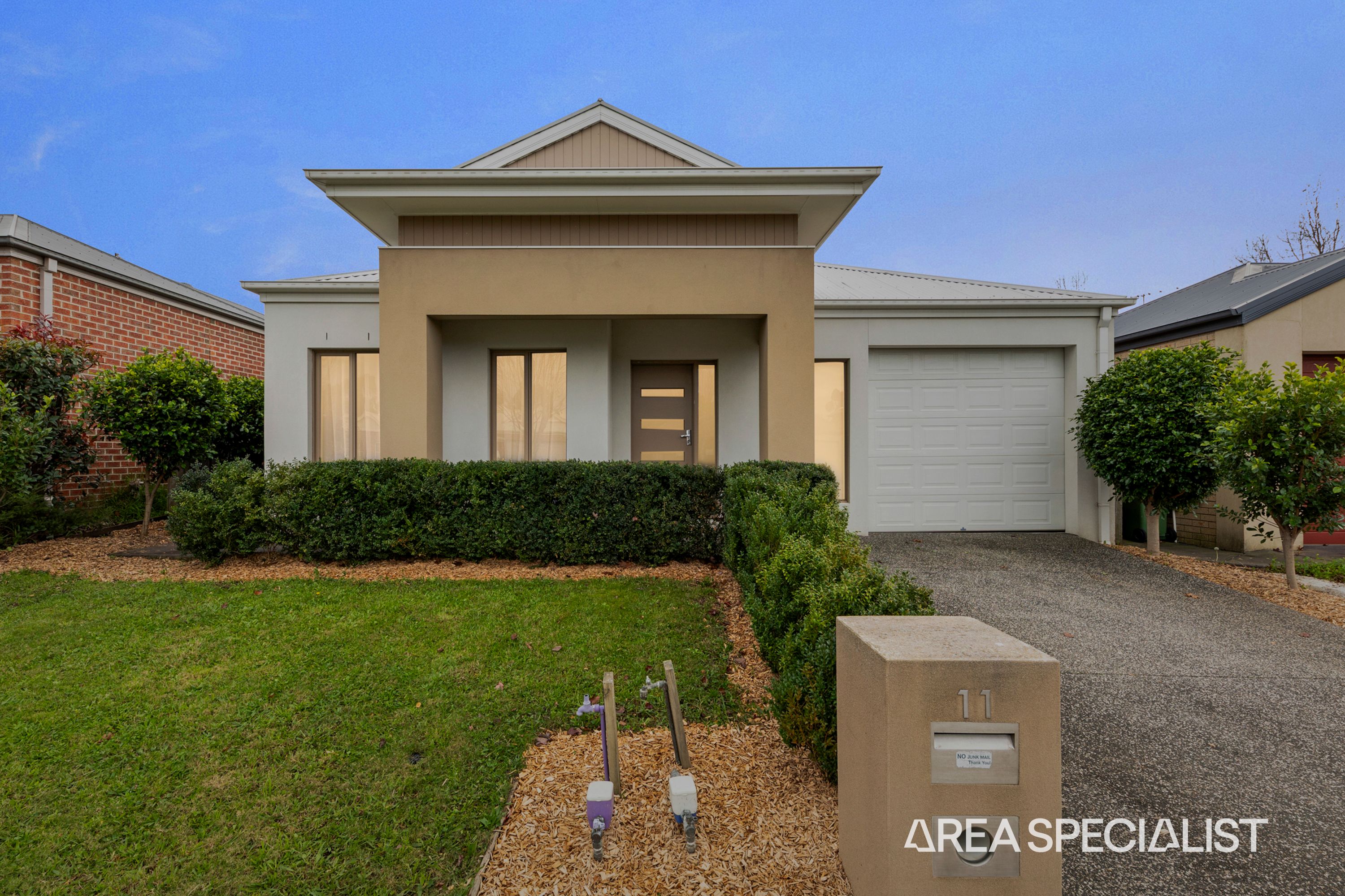 11 Flinders Park Drive, Officer, Officer - Image 1