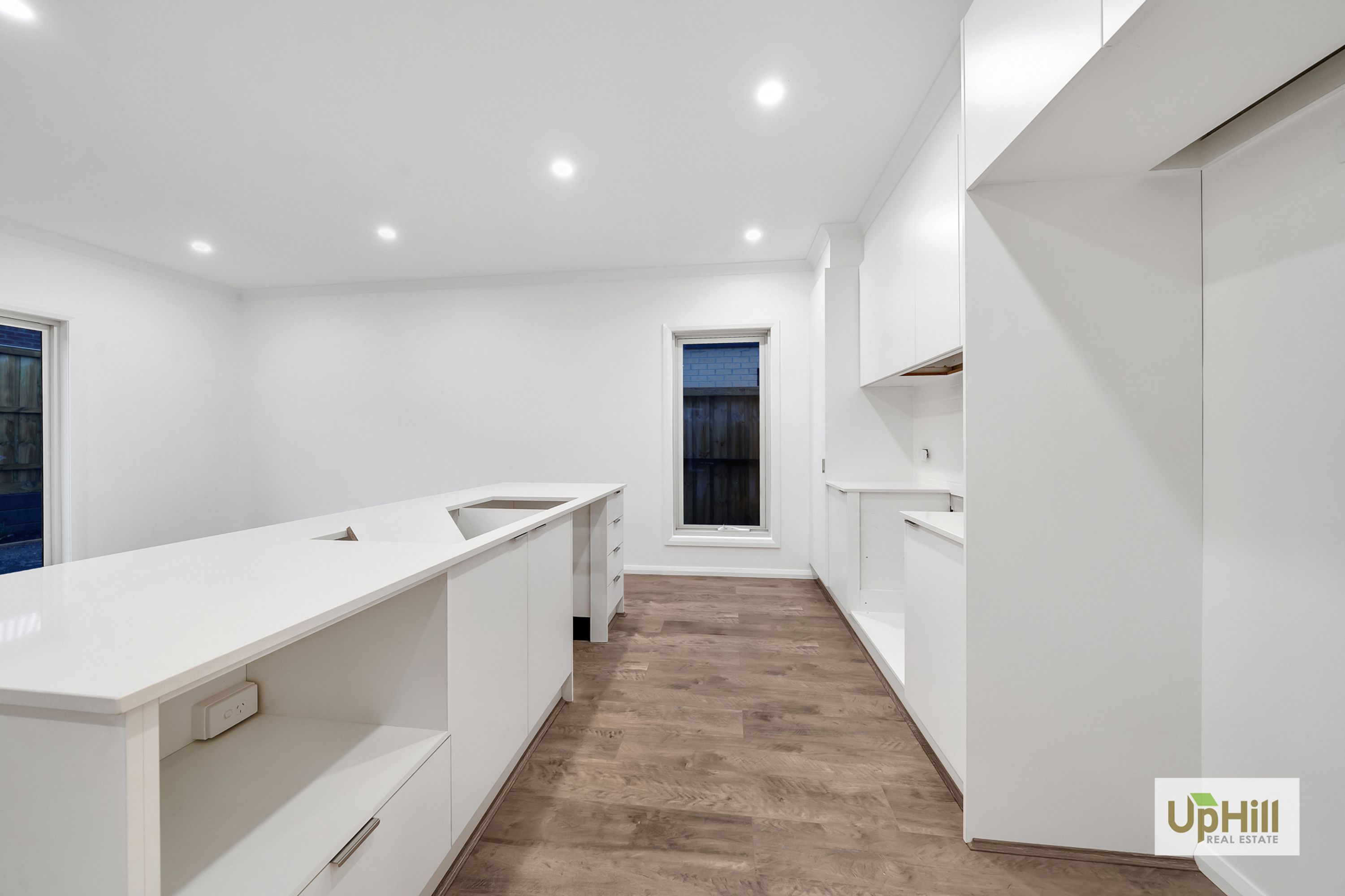 44 CEDUNA ROAD, Clyde North - Thumbnail 5