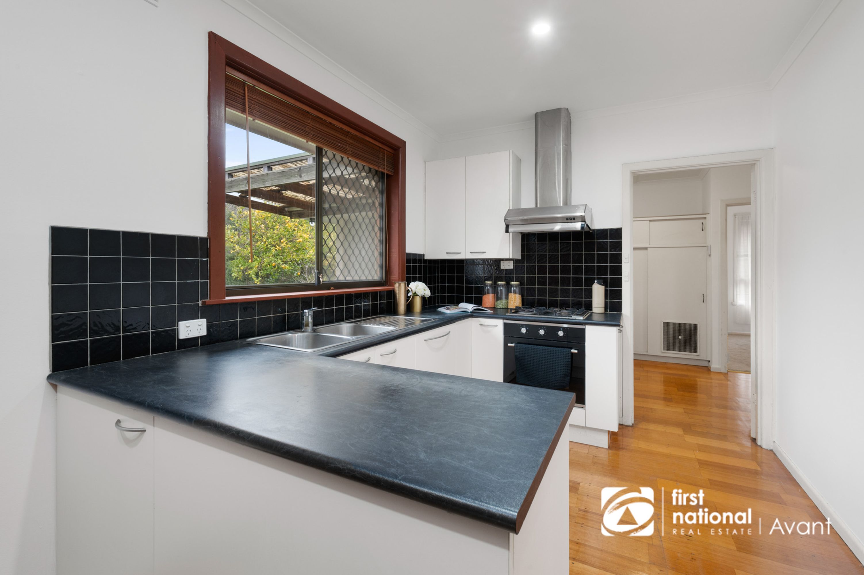 26 Milloo Crescent, Mount Waverley - Thumbnail 5