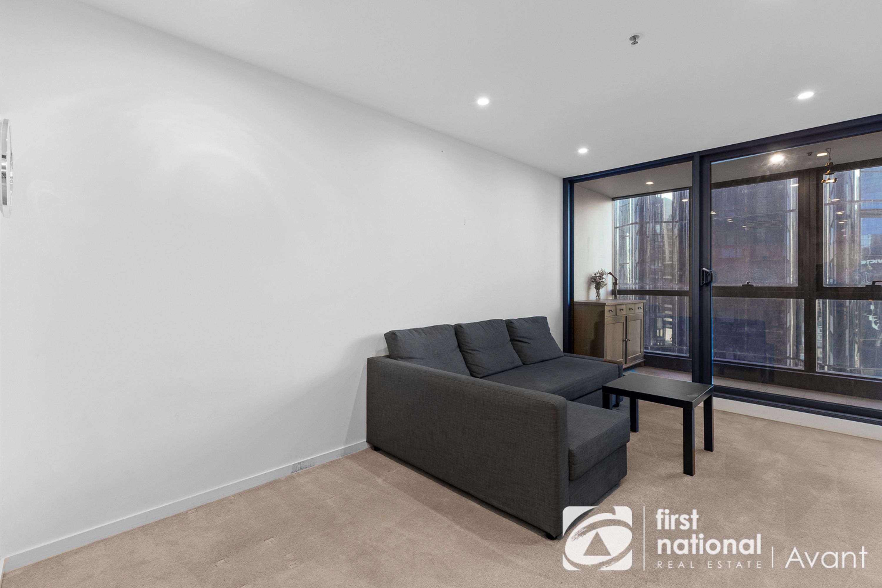 2607/5 Sutherland Street, Melbourne - Thumbnail 3