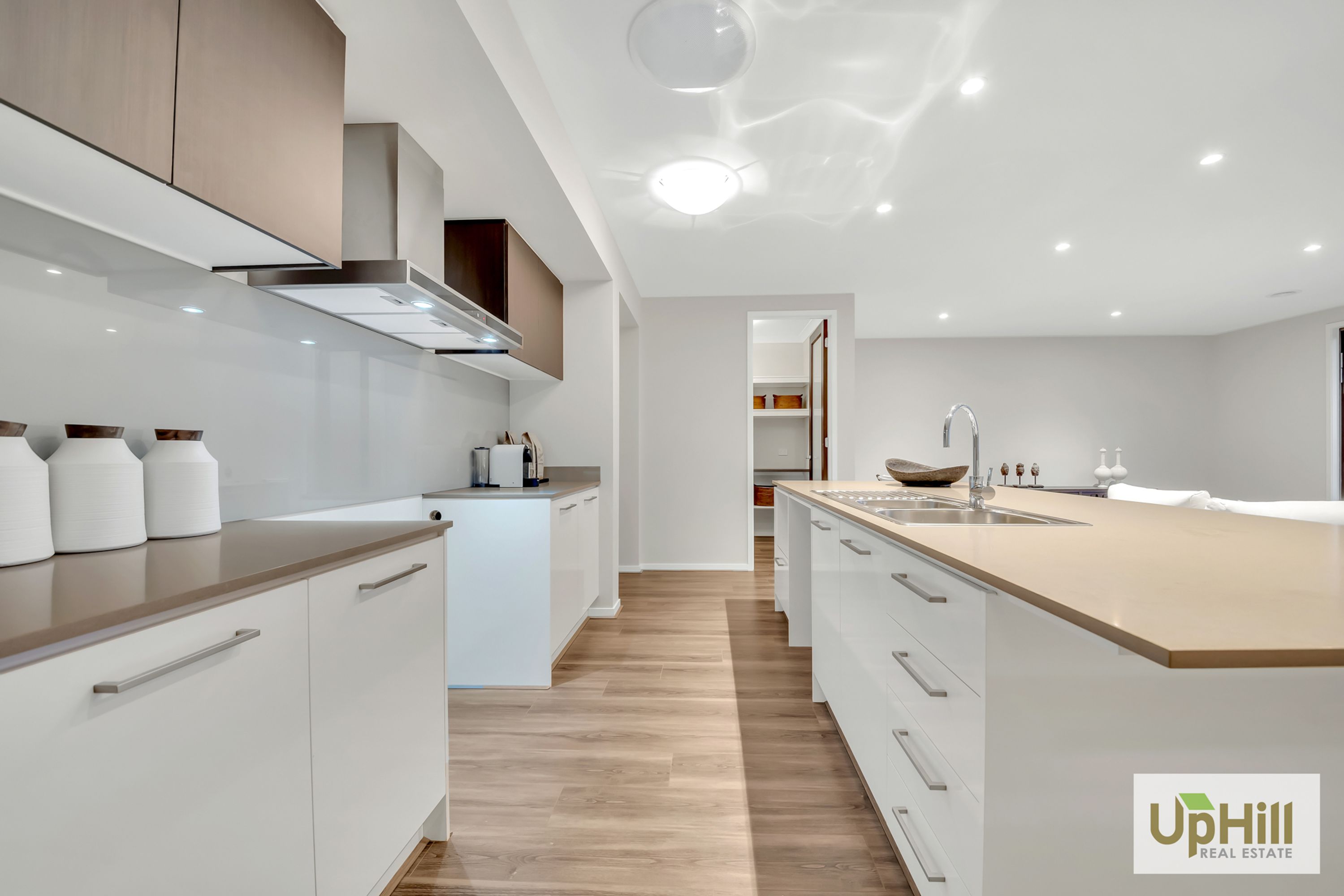 18 REVELWOOD WAY, Clyde North - Thumbnail 7