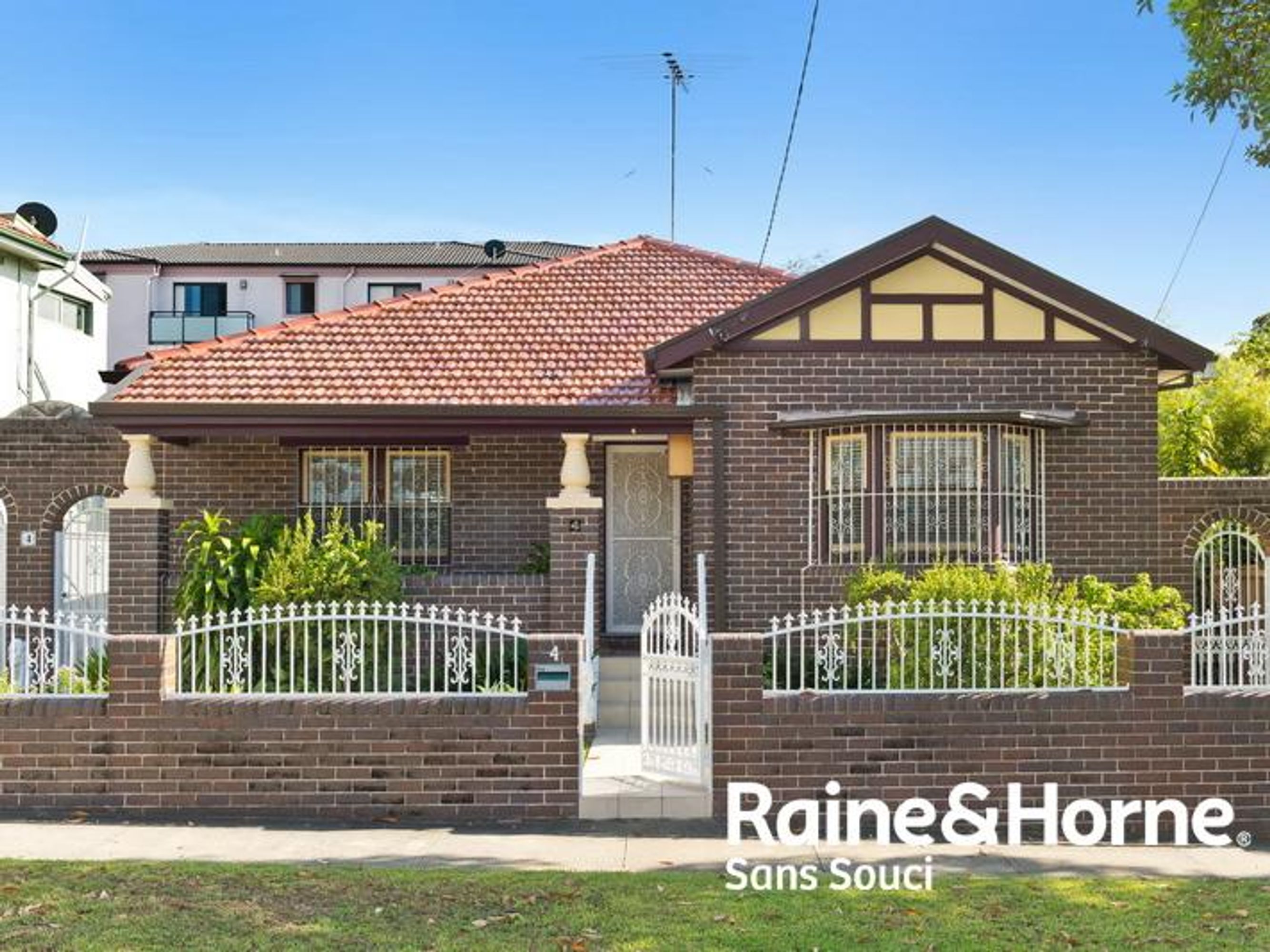 4 Robert Street, Sans Souci - Thumbnail 2