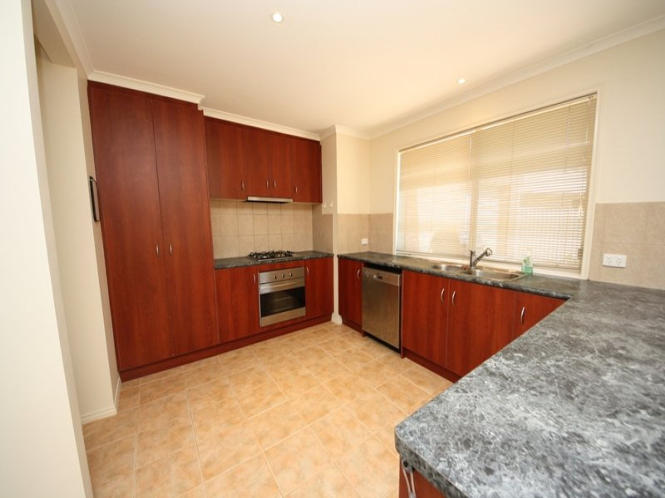 7 Perry Drive, Horsham, VIC 3400, Horsham - Thumbnail 2