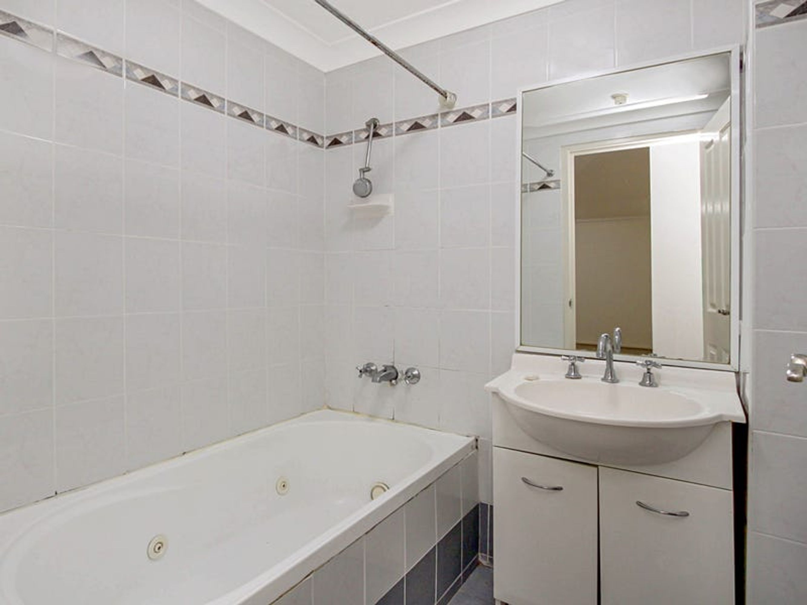 7/68, Hurstville - Thumbnail 5