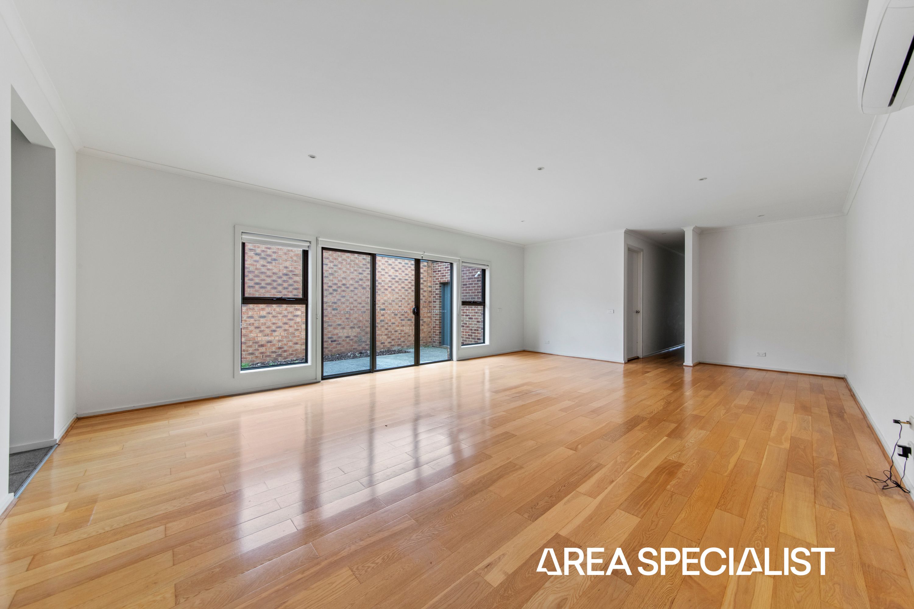 44 Edgeware Close, Pakenham - Thumbnail 5