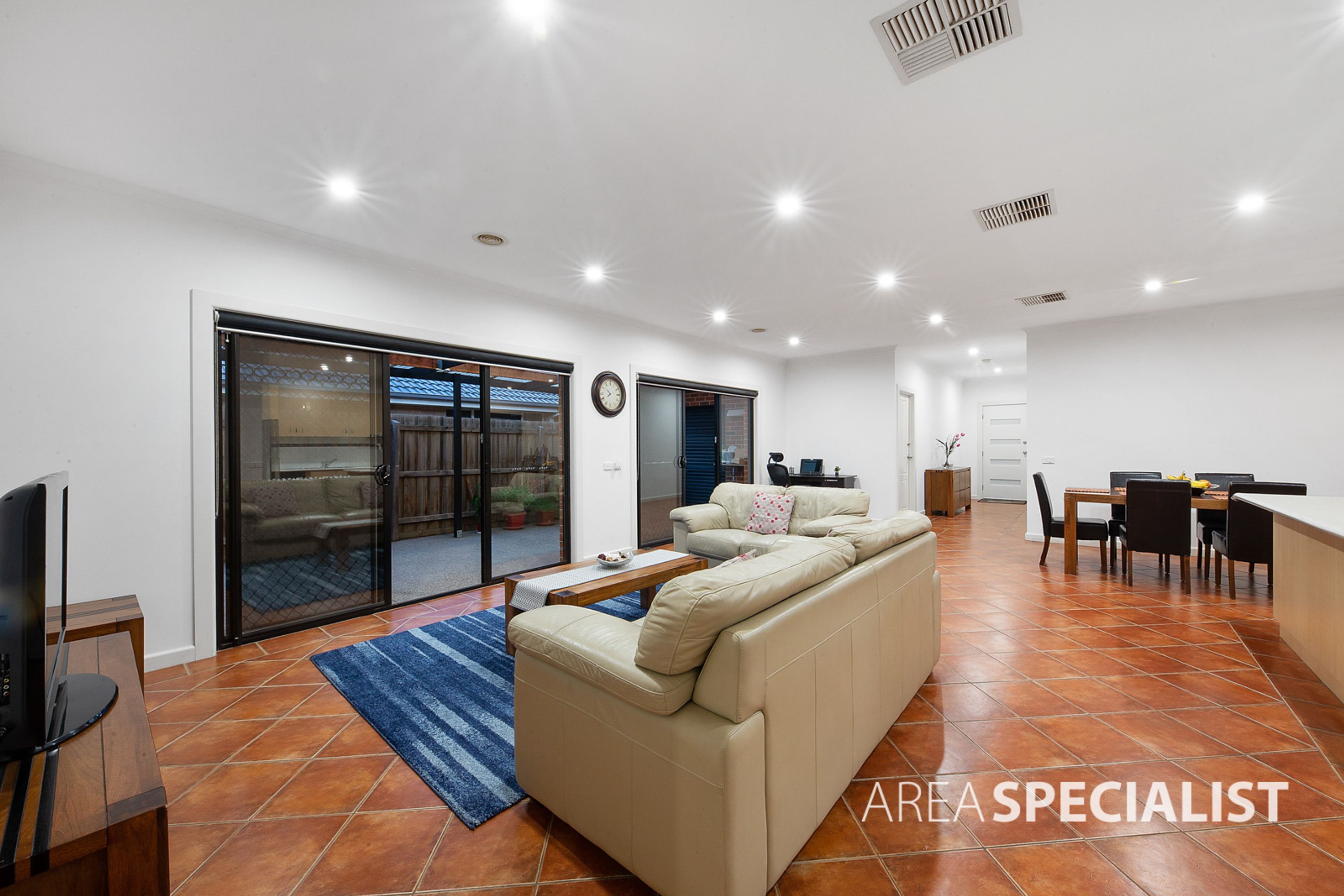 8 Chifley Circuit, Burnside Heights VIC 3023, Burnside Heights - Thumbnail 8