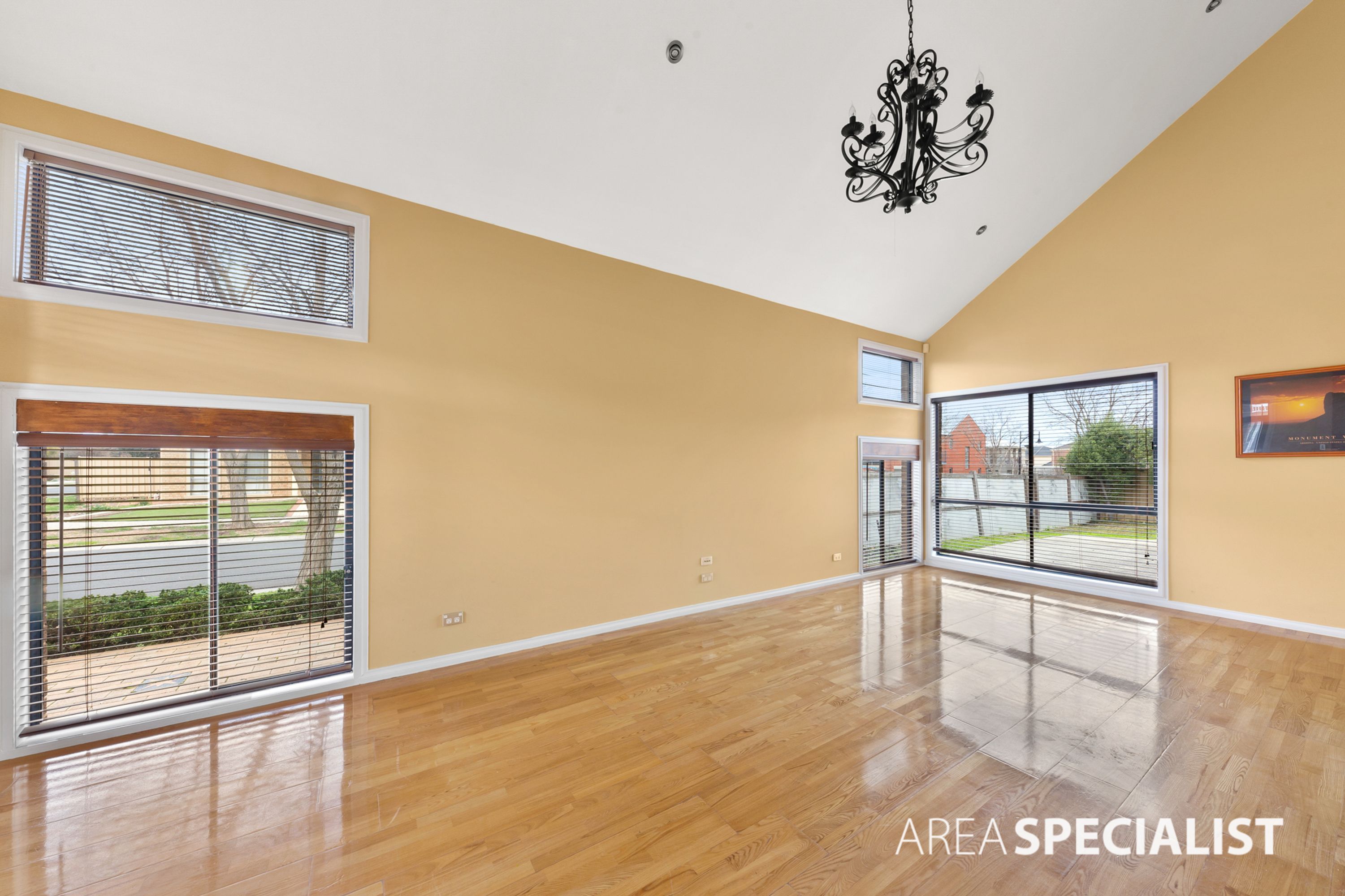 28 Studley Park Way, Caroline Springs VIC 3023, Caroline Springs - Thumbnail 5