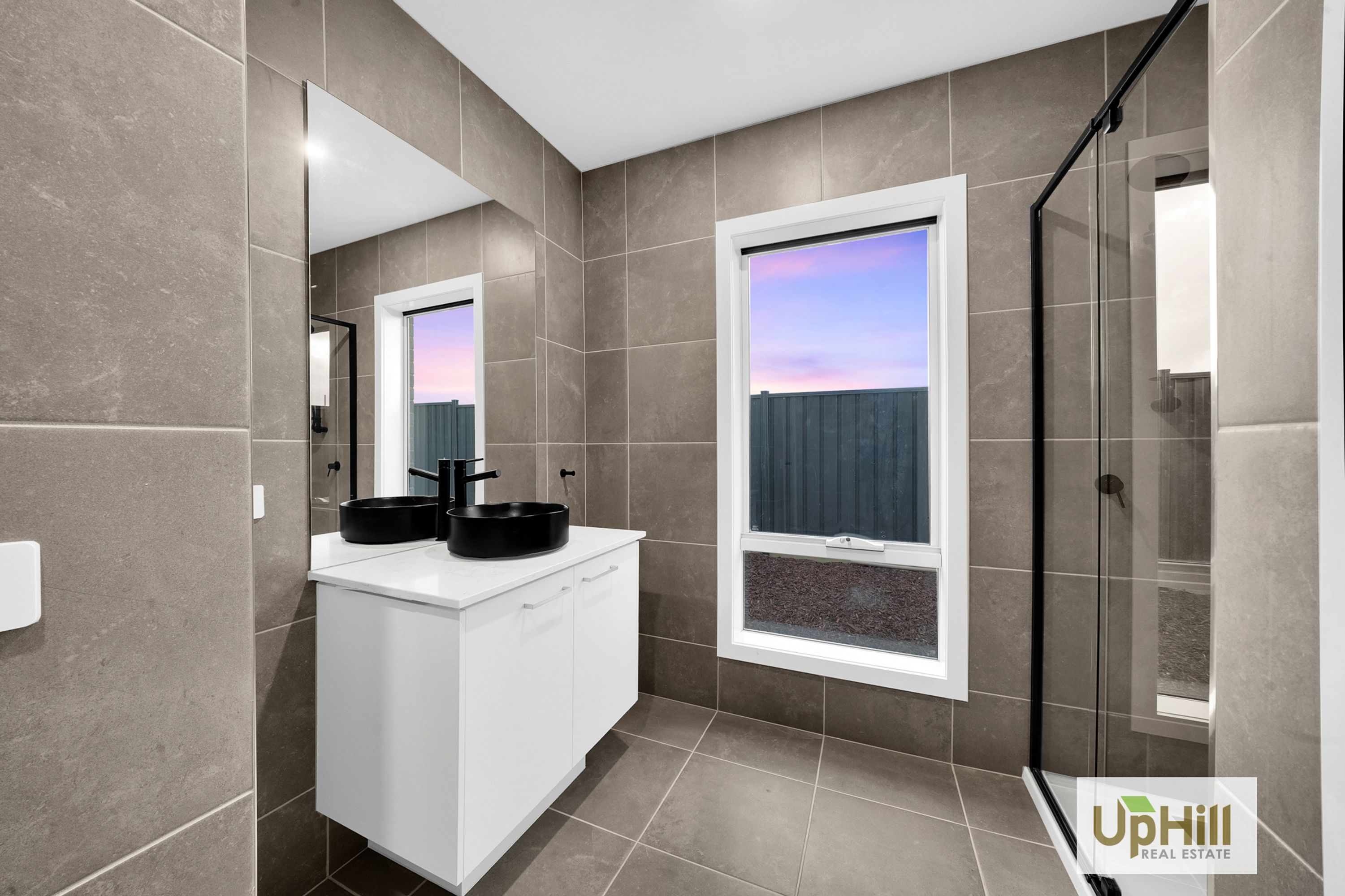 22 Newbolt Parade, Clyde North - Thumbnail 4