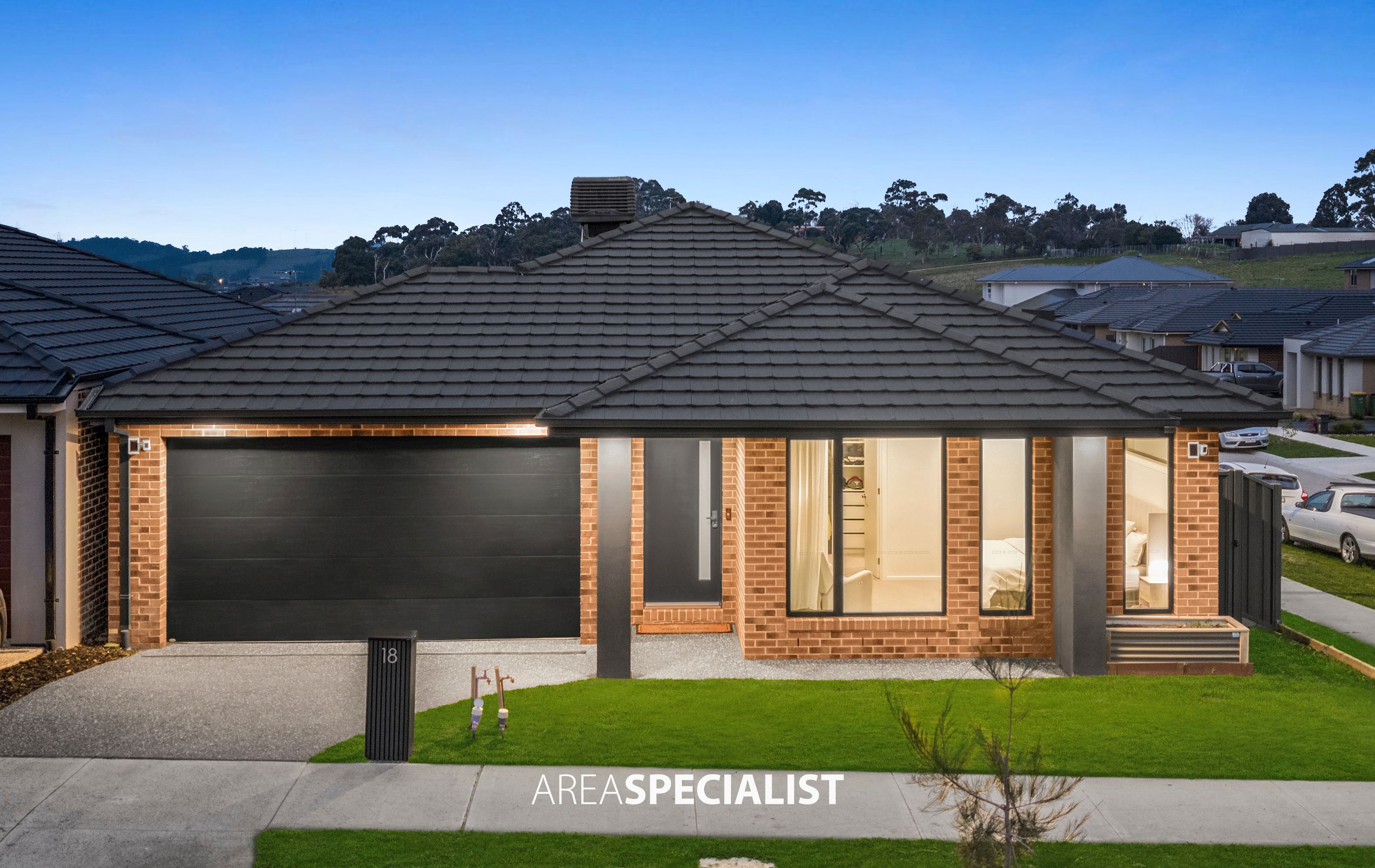 18 Silverstar Street, Pakenham, Pakenham - Image 1