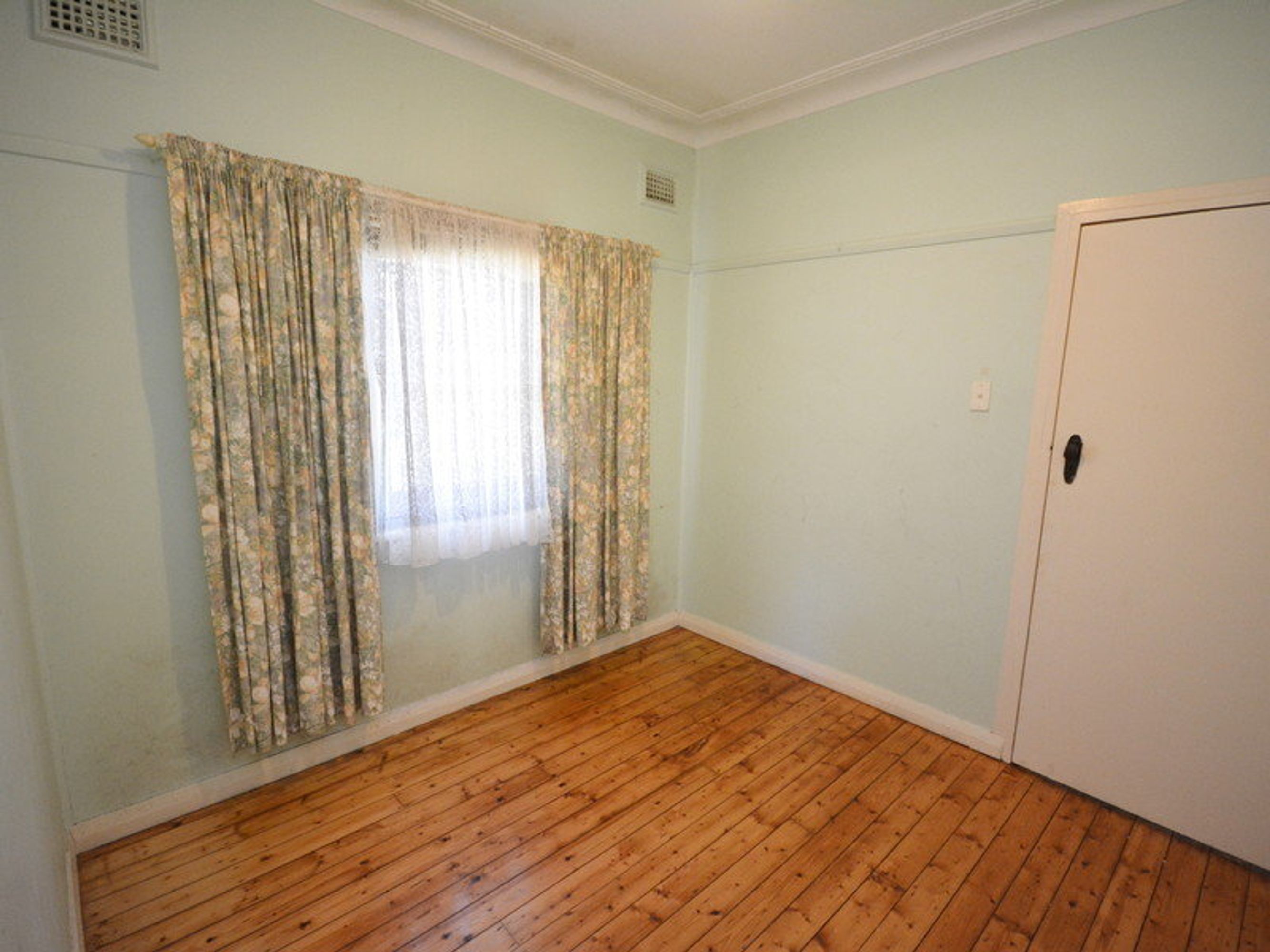 63 Lovel Street, Katoomba - Thumbnail 6