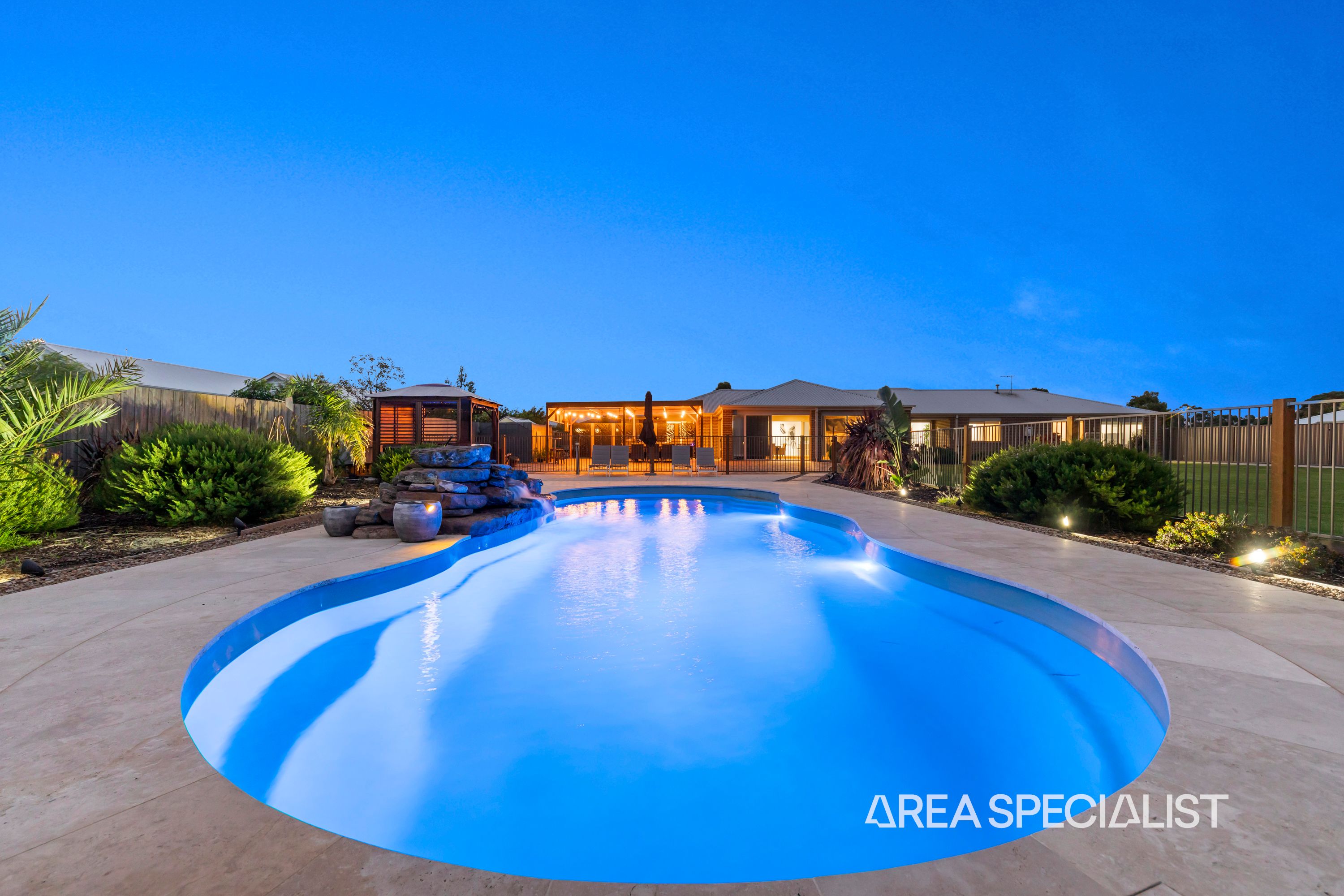 84 Gainsborough Avenue, Lang Lang, VIC 3984