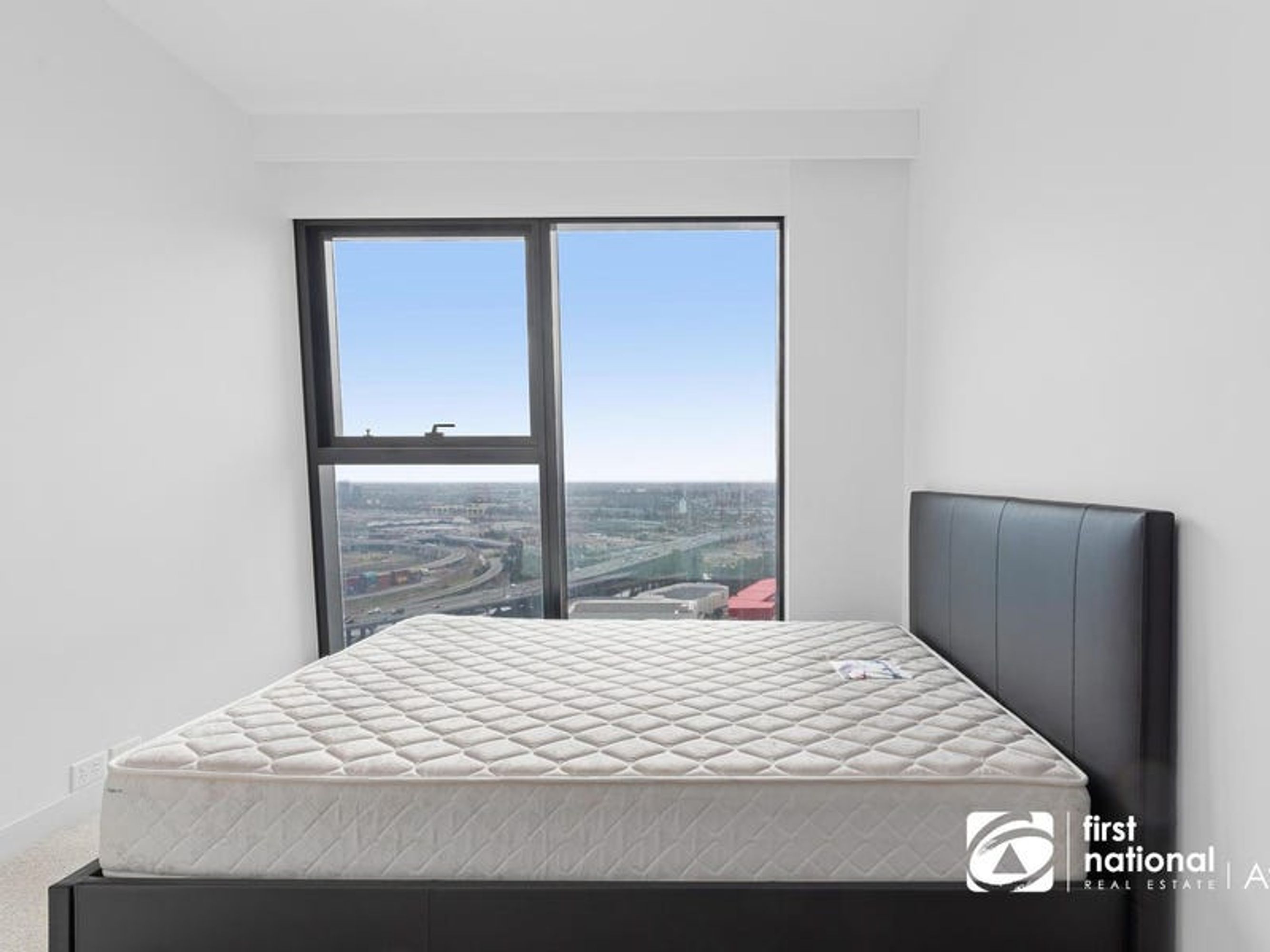 2805/8 Pearl River Road, Docklands - Thumbnail 6