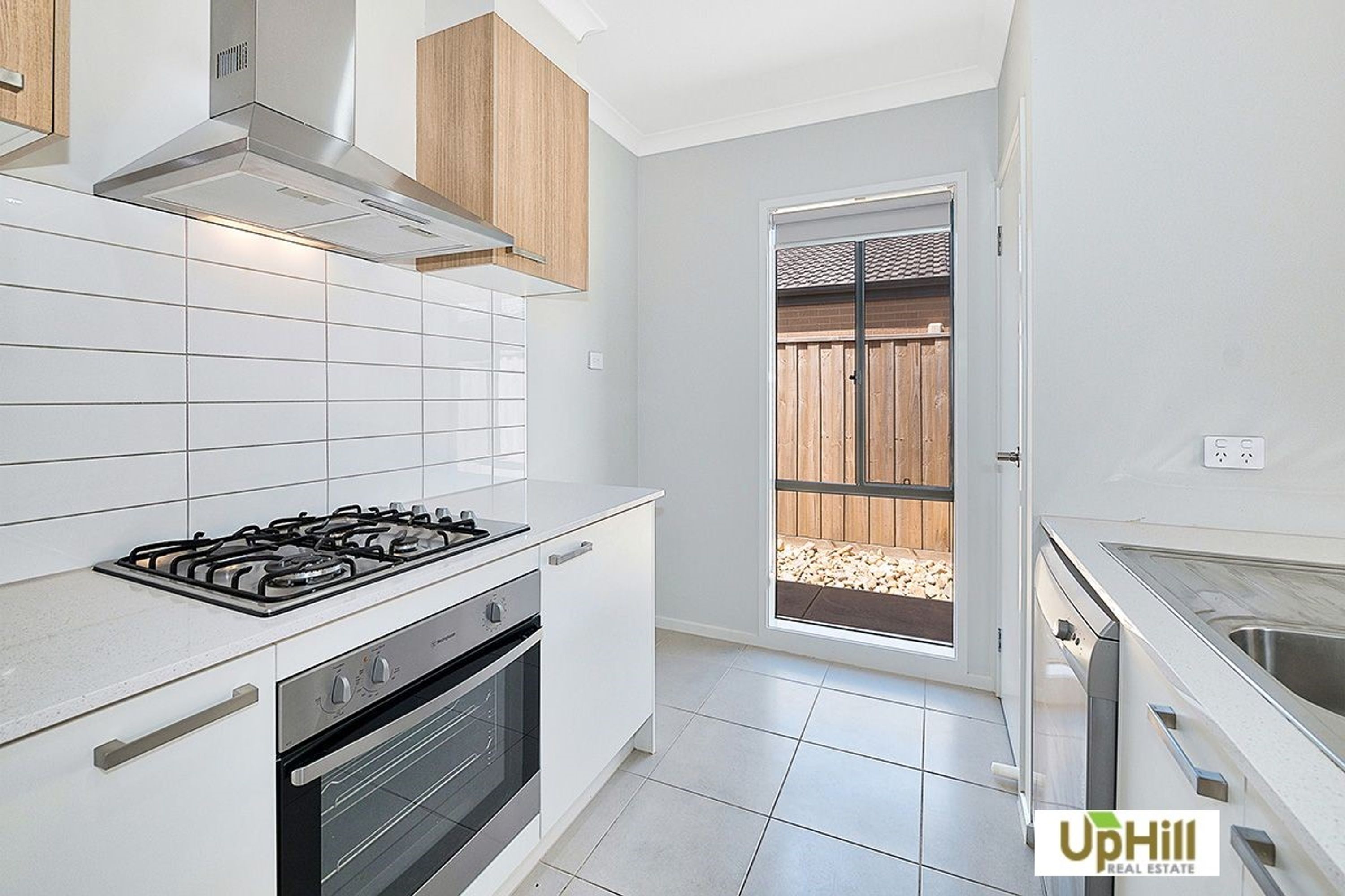 17 Cubbie Way, Clyde North - Thumbnail 5
