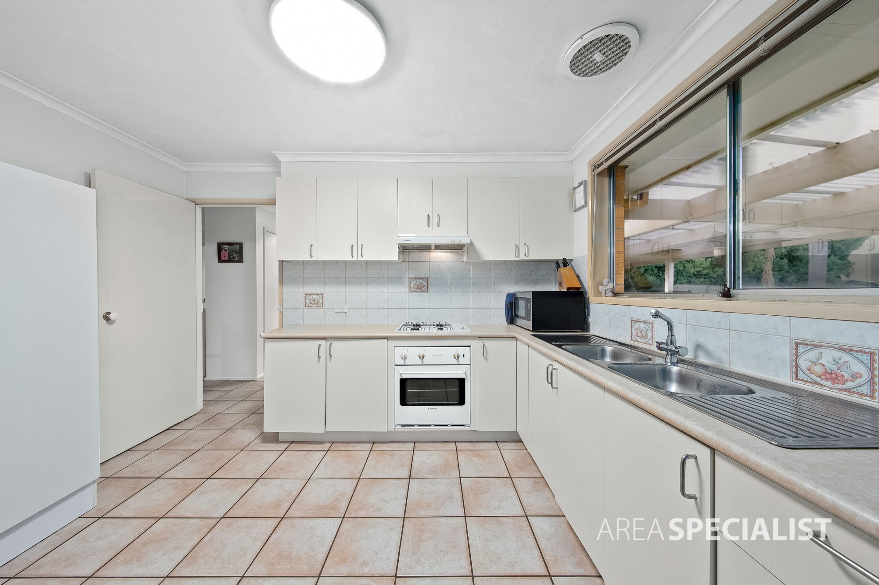 5 Chilterns Court, Kealba VIC 3021, Kealba - Thumbnail 4