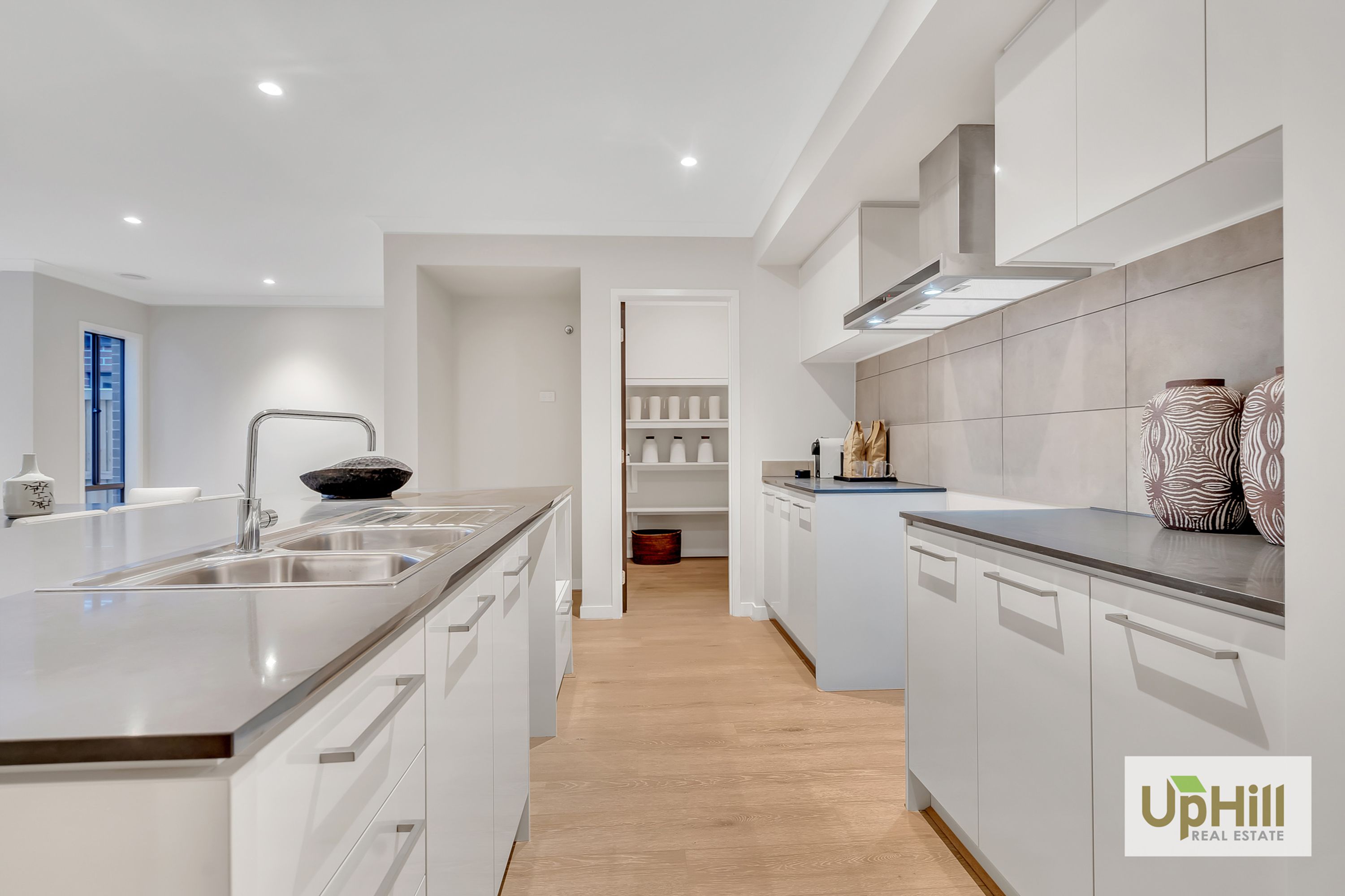 23 SHULZE DRIVE, Clyde North - Thumbnail 5