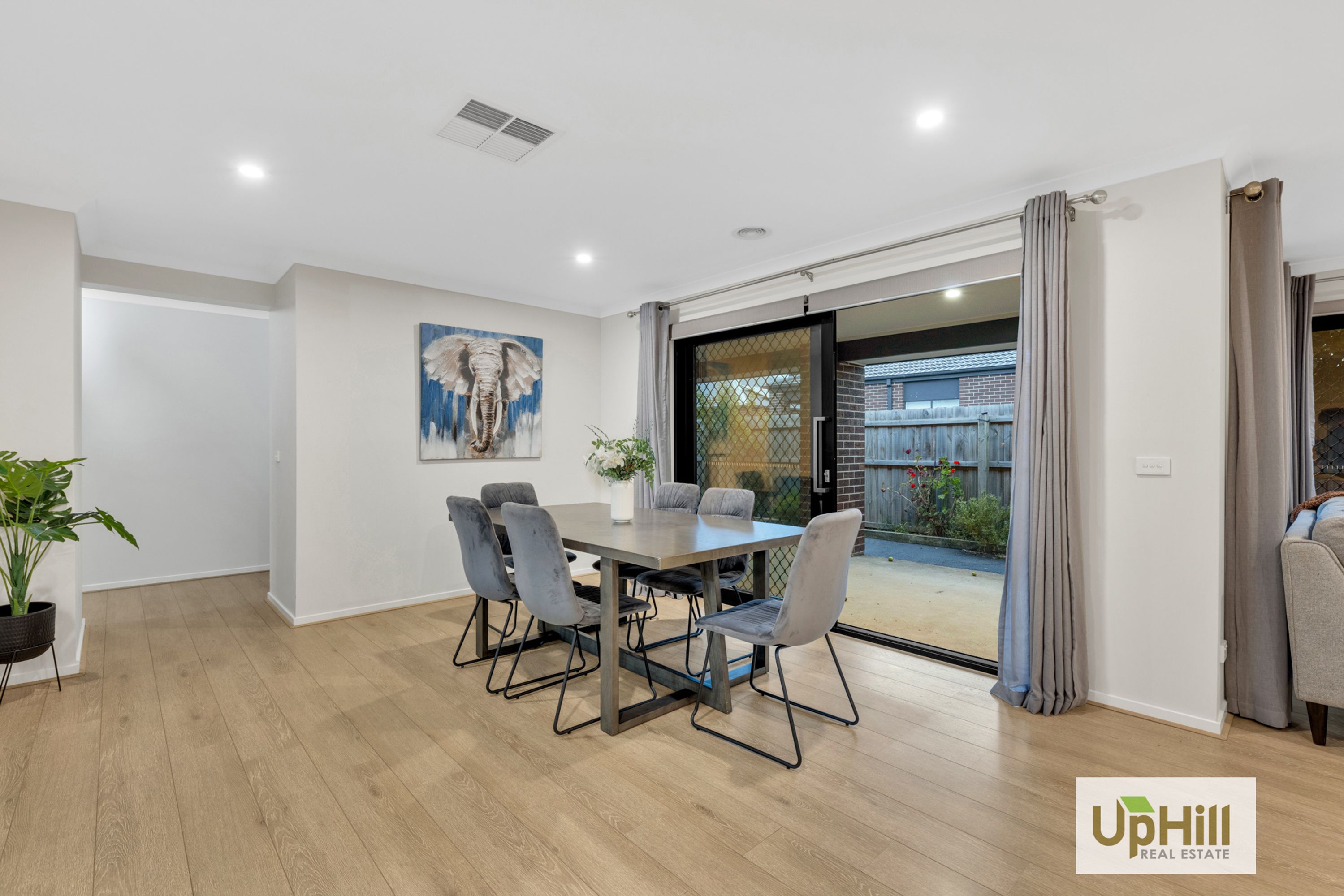 4 Hollybush Avenue, Clyde - Thumbnail 8
