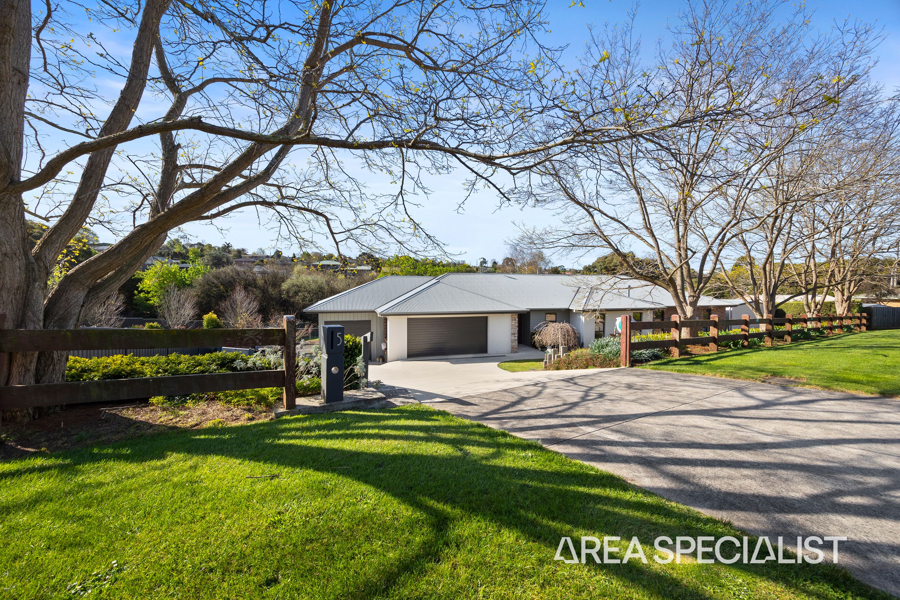 5 Cambridge Court, Leongatha - Image 1