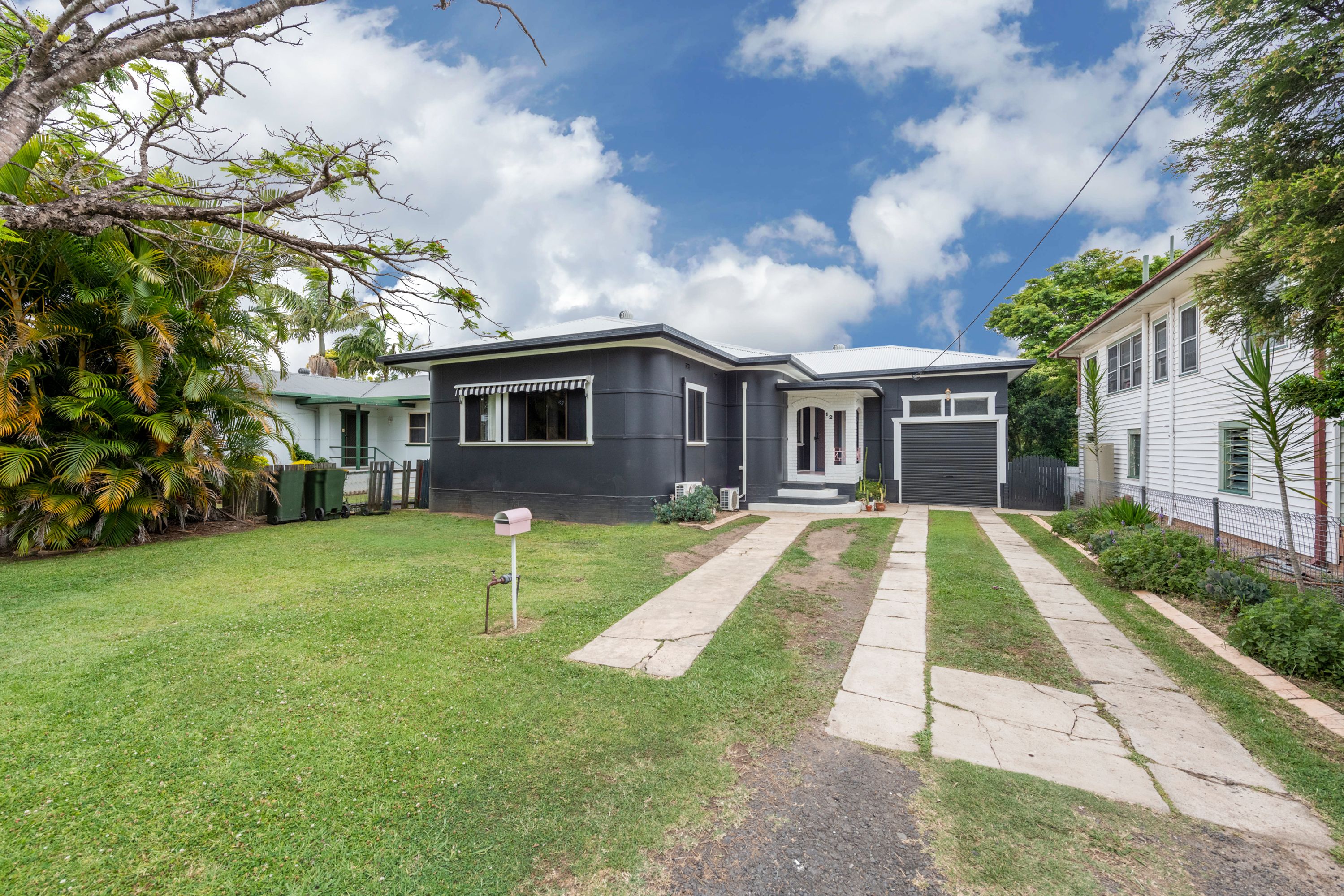 12 Bowtell Avenue