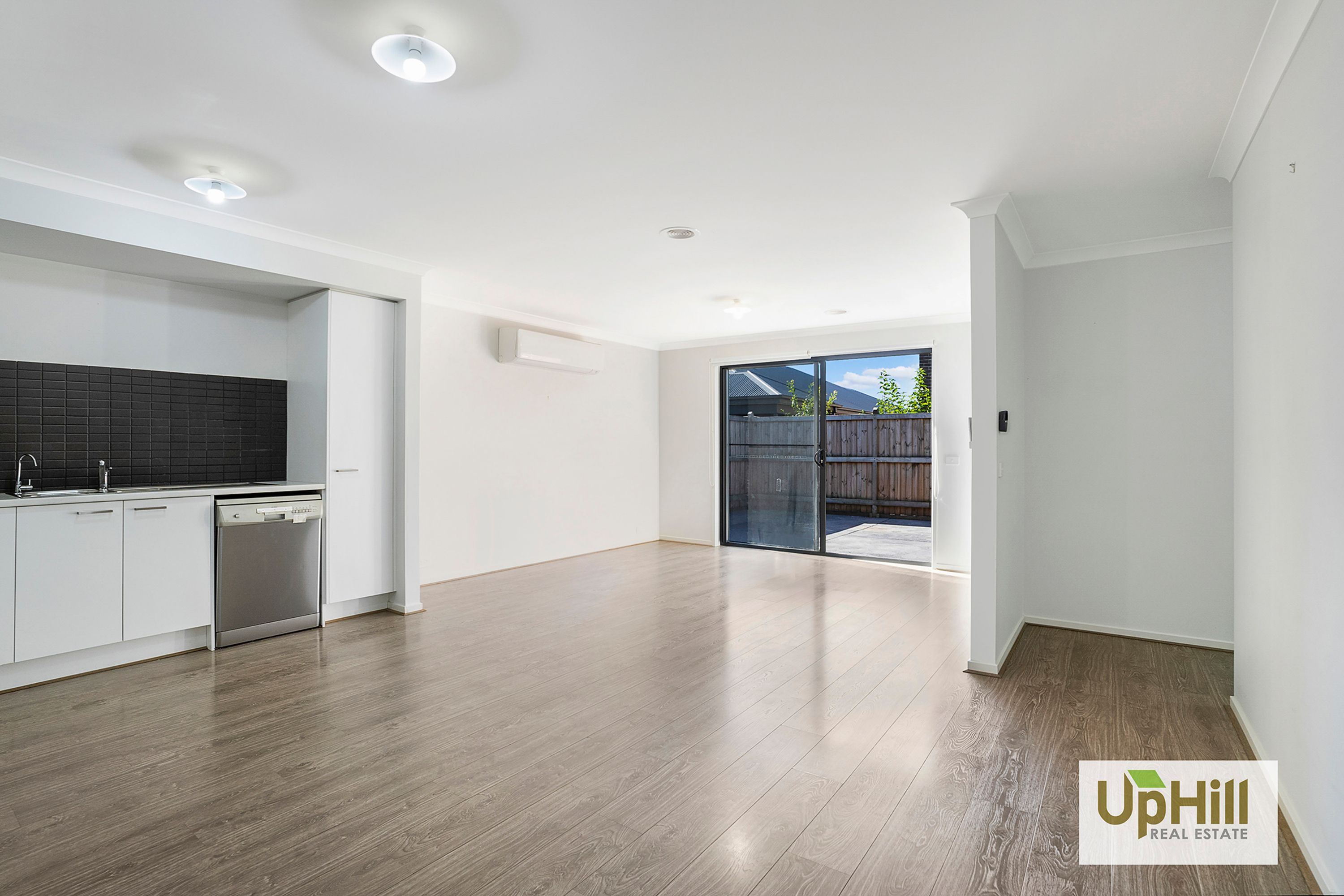 15 Savage Way, Clyde North - Thumbnail 3