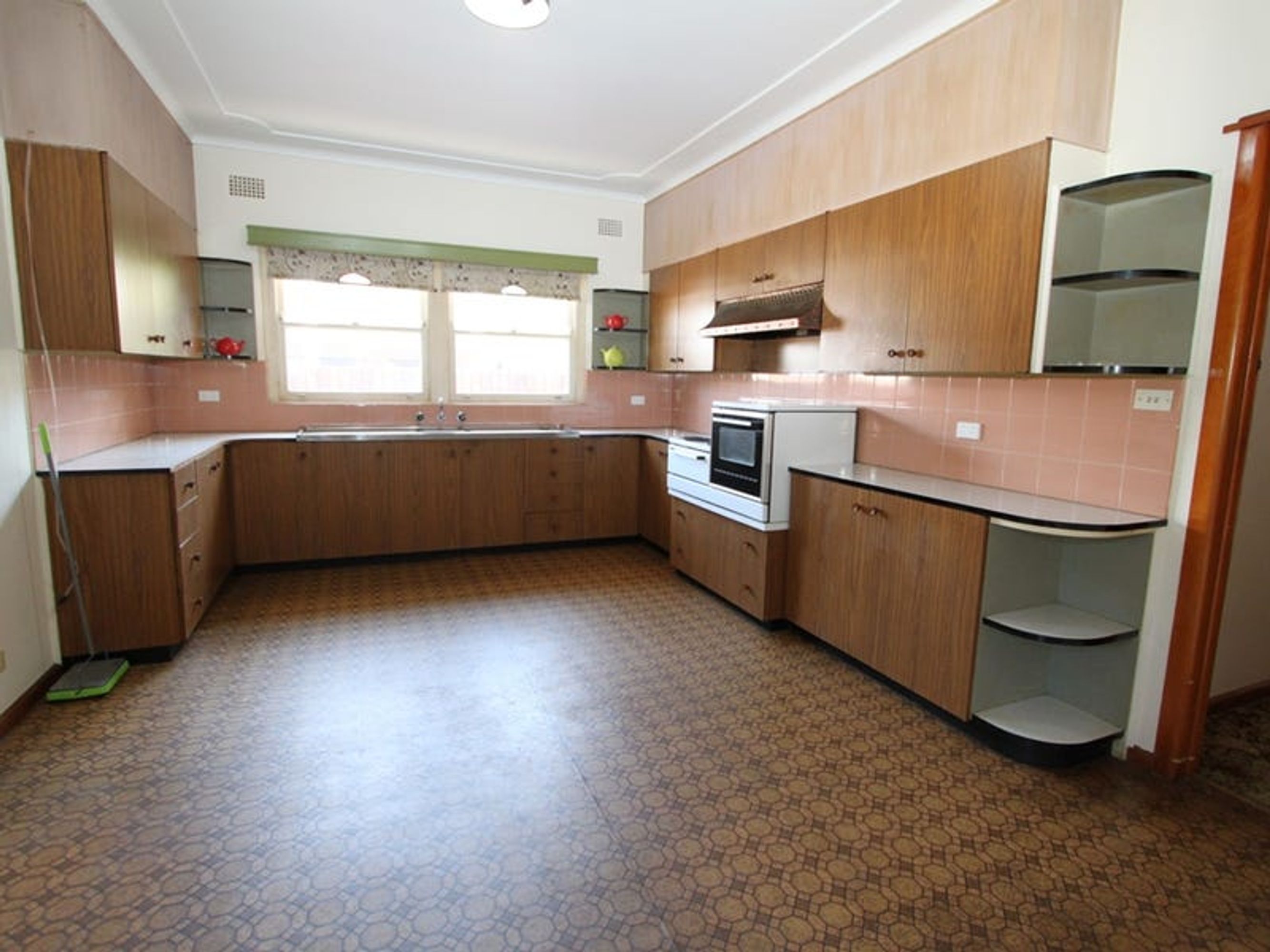 9 Thomond Street, Hurstville, Hurstville - Thumbnail 4