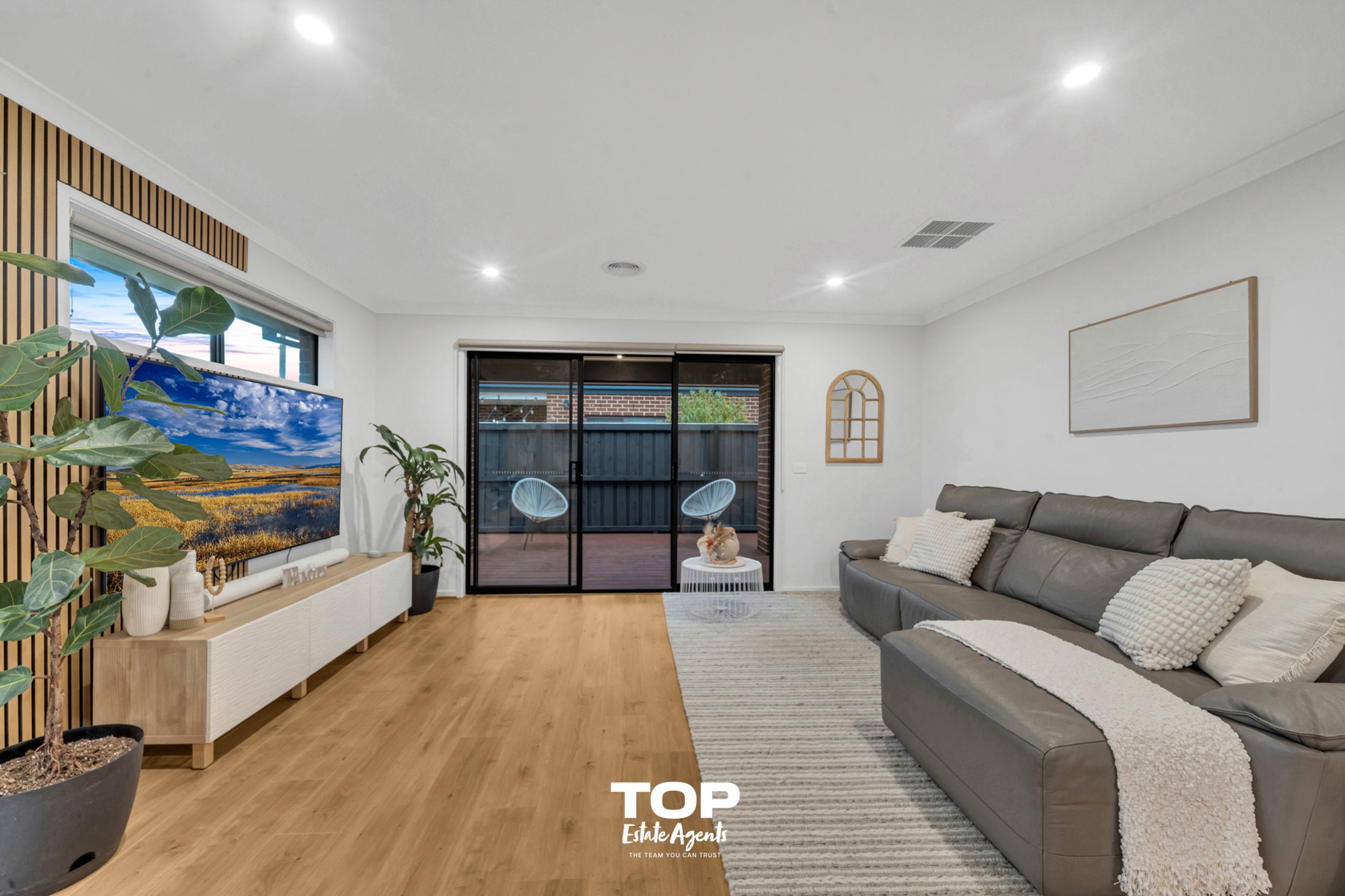 112 Manton Road, Clyde North - Thumbnail 2