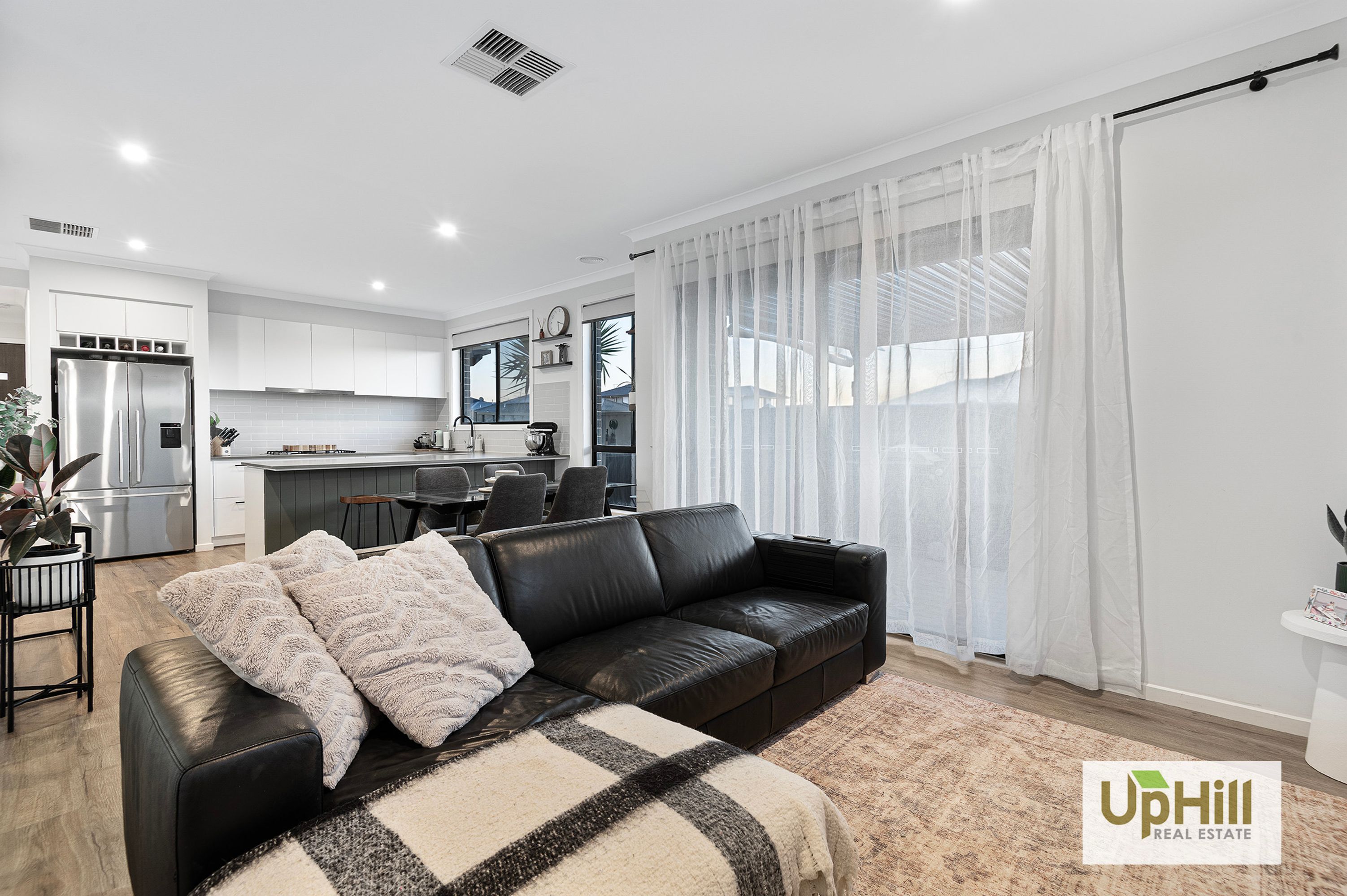 88 Athenaeum Avenue, Clyde North - Thumbnail 8