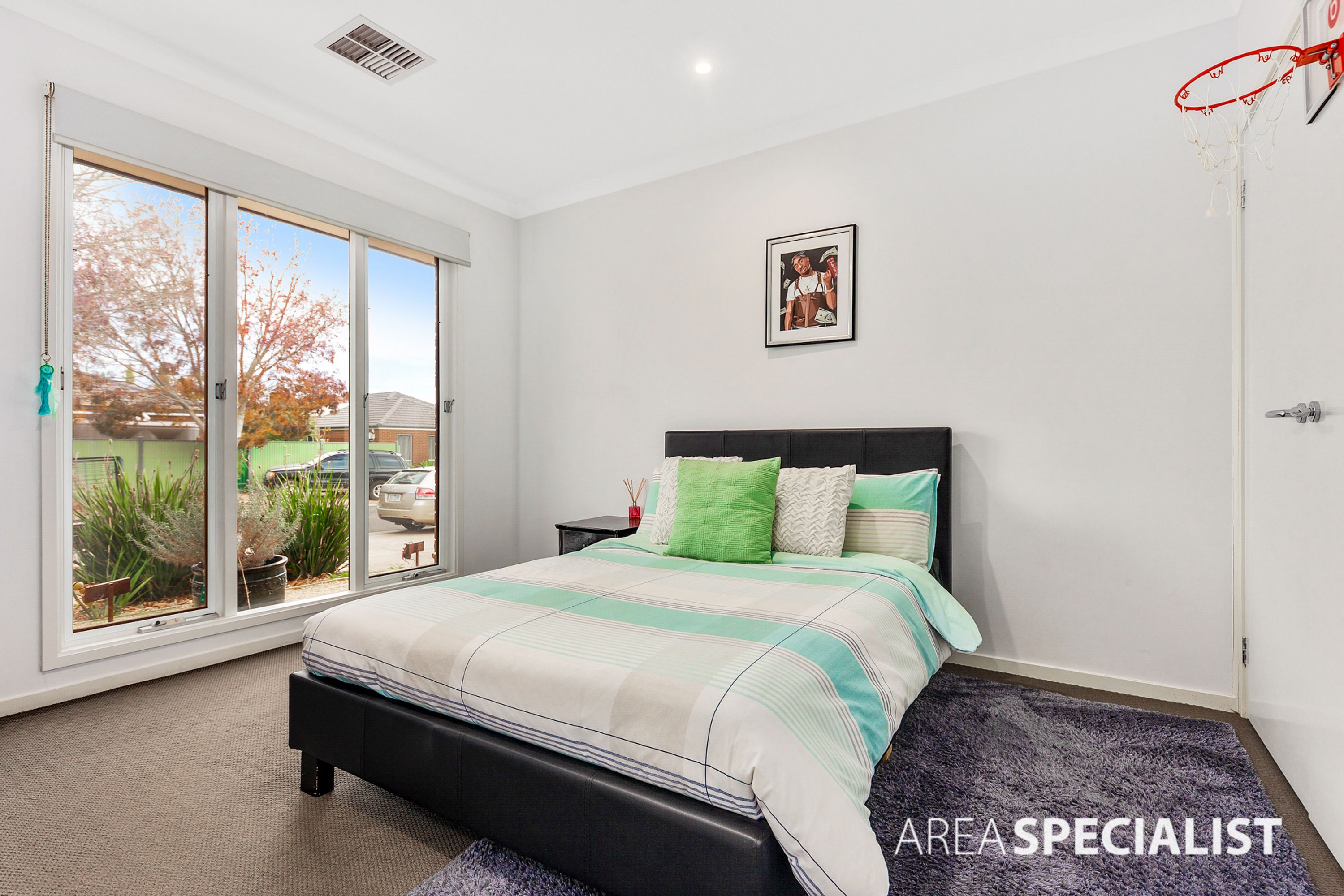 29 Dahlia Drive, Caroline Springs VIC 3023, Caroline Springs - Thumbnail 5