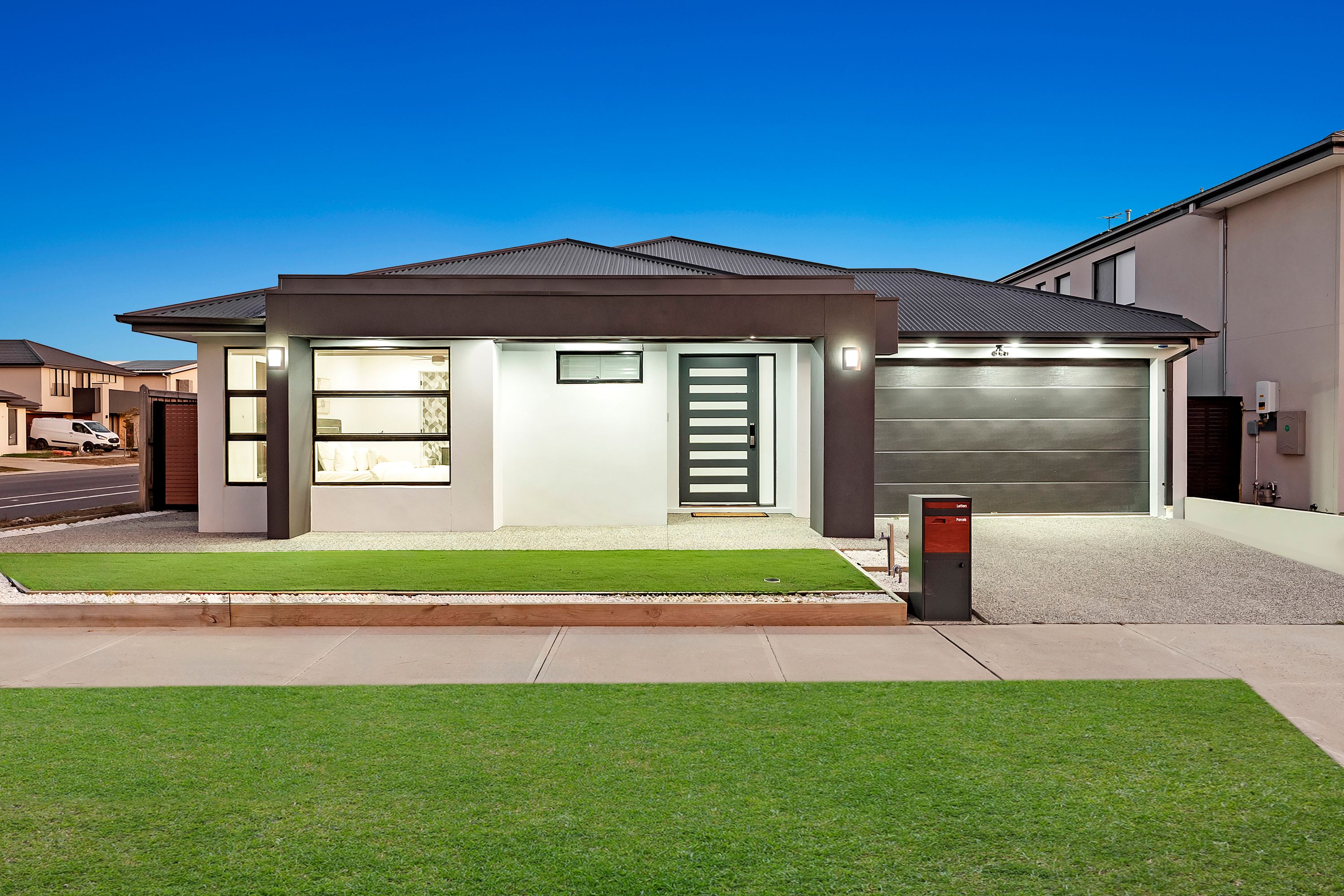 1 Coyote Road, Clyde North - Thumbnail 2