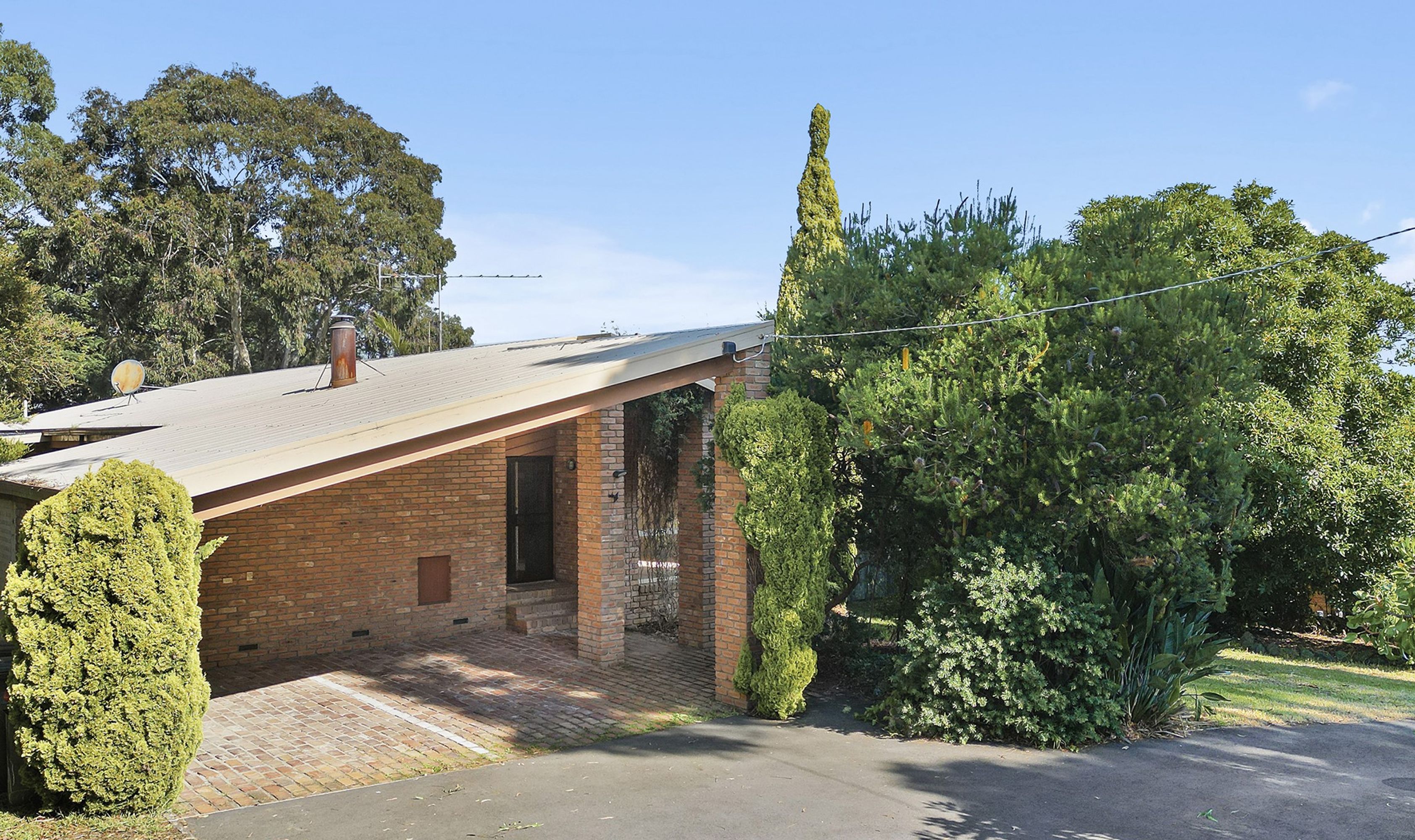 9 School Road, Willow Grove - Image 1