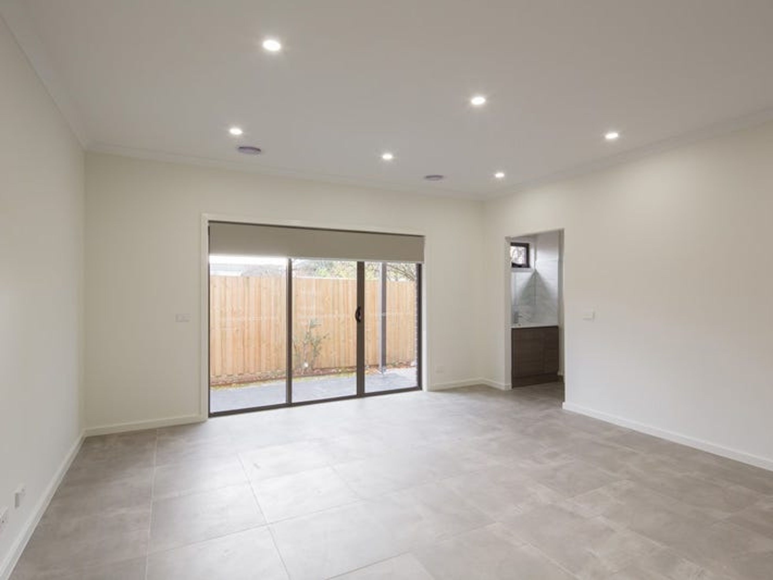 4/14 Wales Street, Springvale - Thumbnail 2