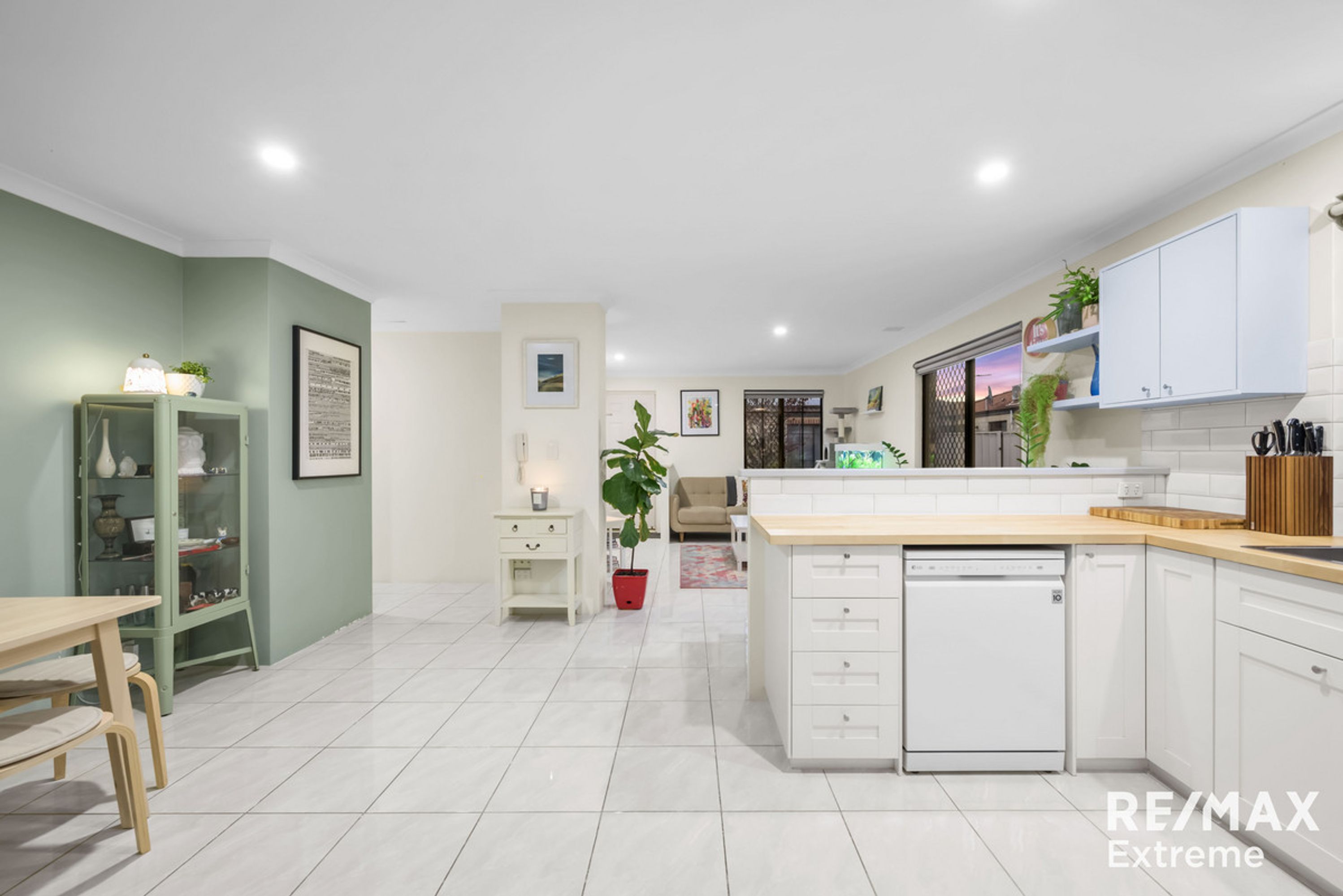 10/10/27 Woodloes Street, Cannington - Thumbnail 6