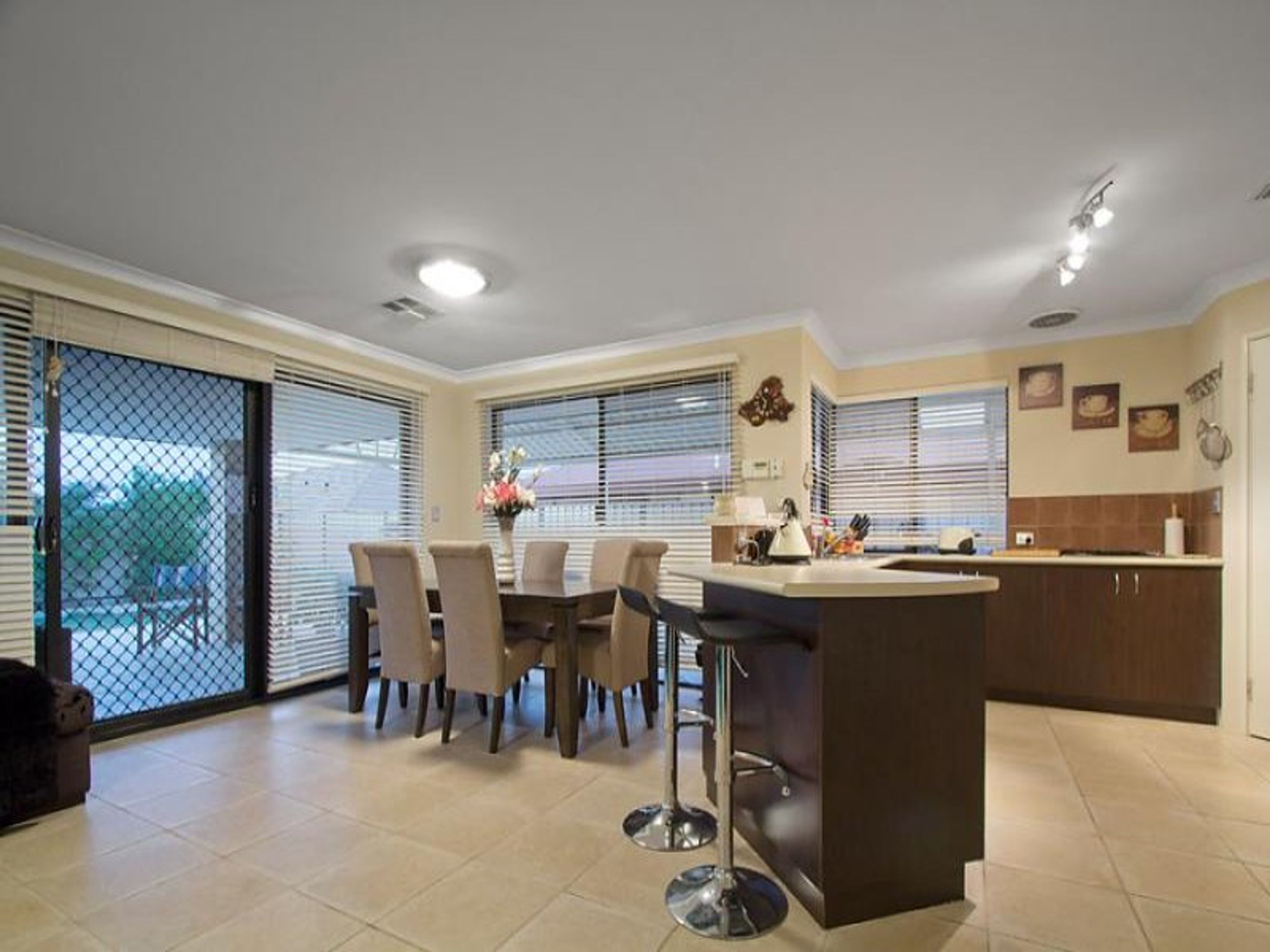 10 Goshawk Street, Tapping - Thumbnail 4